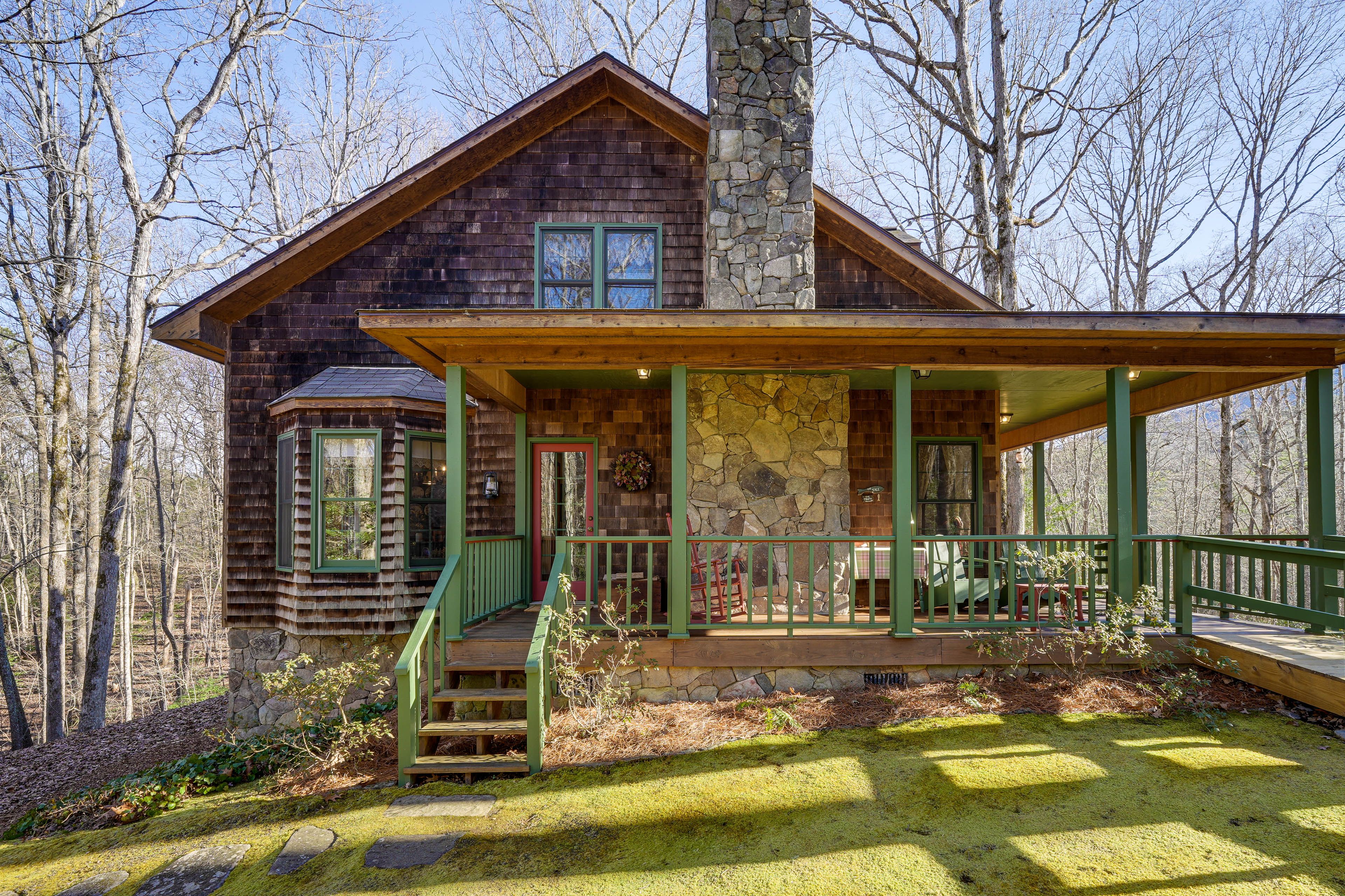 Marble Vacation Rental | 3BR | 2.5BA | 2,000 Sq Ft | 1 Step to Enter