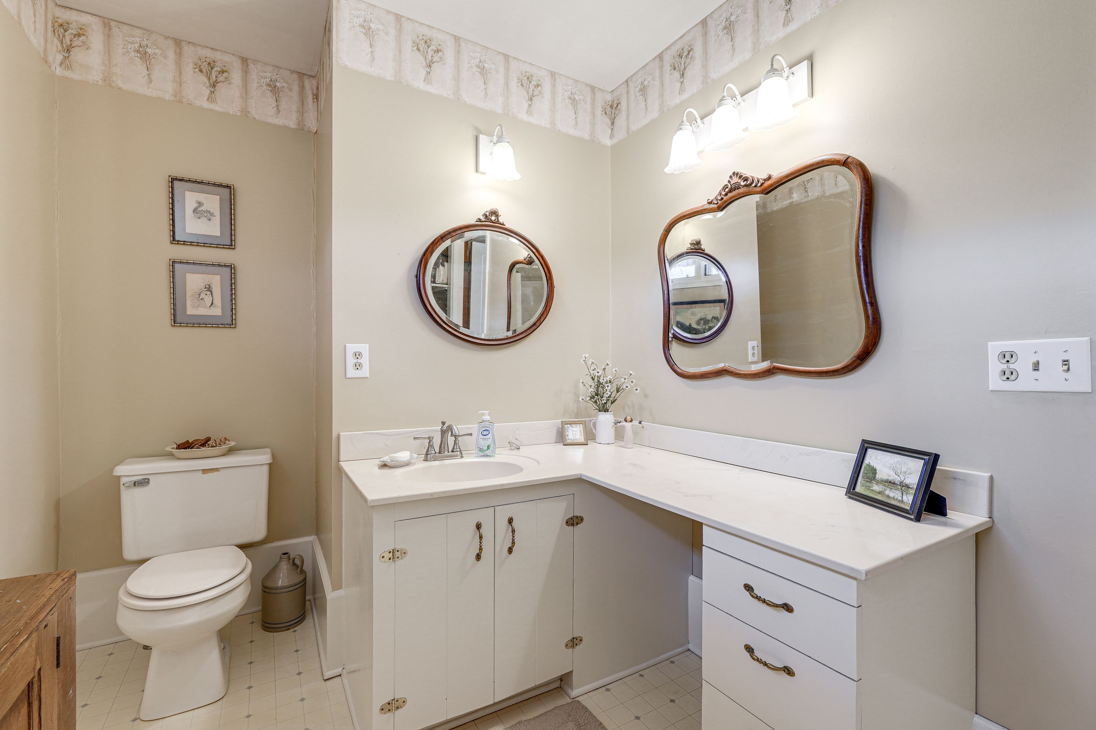 Full Bath | 2nd Floor