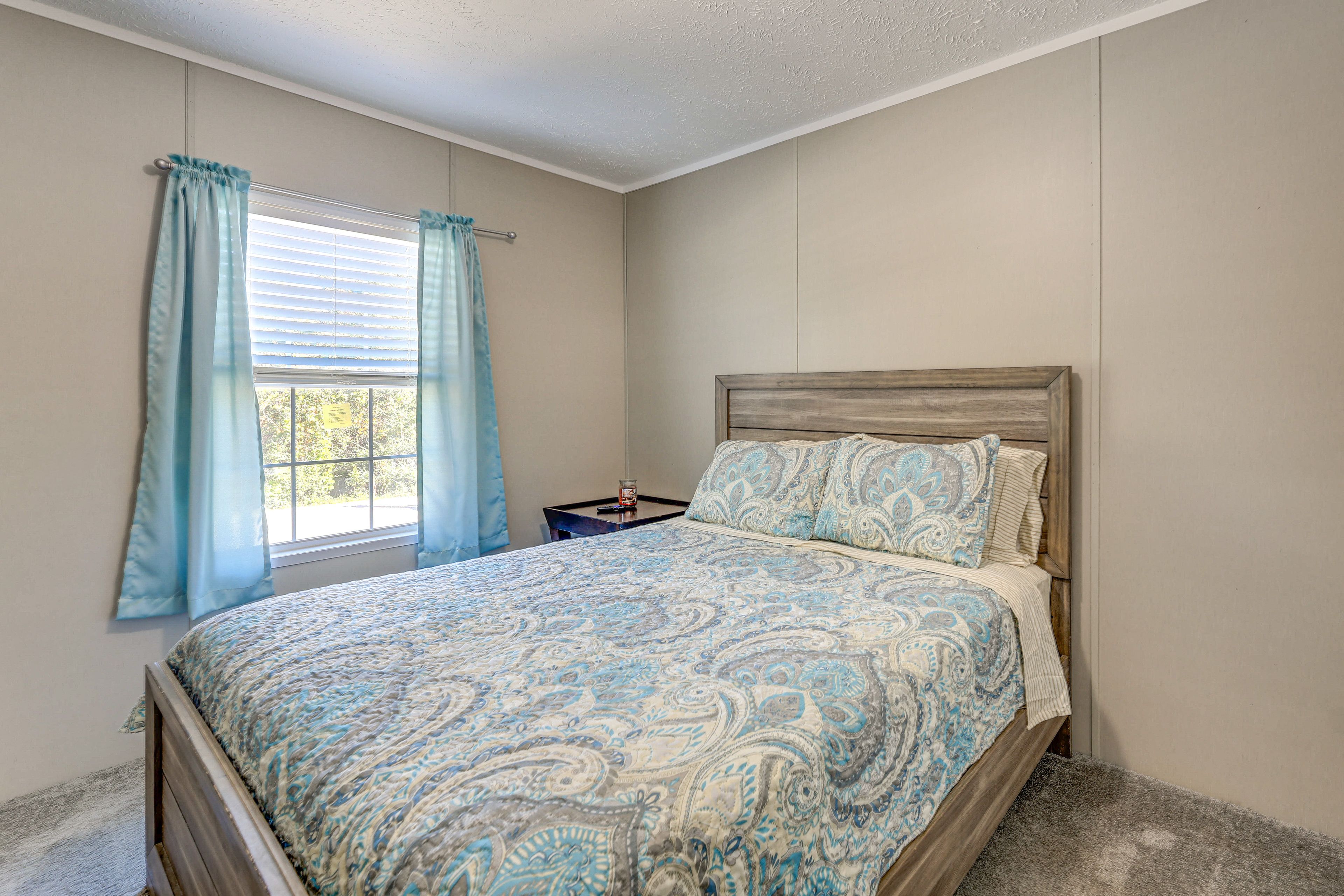 Bedroom 3 | Queen Bed | Smart TV