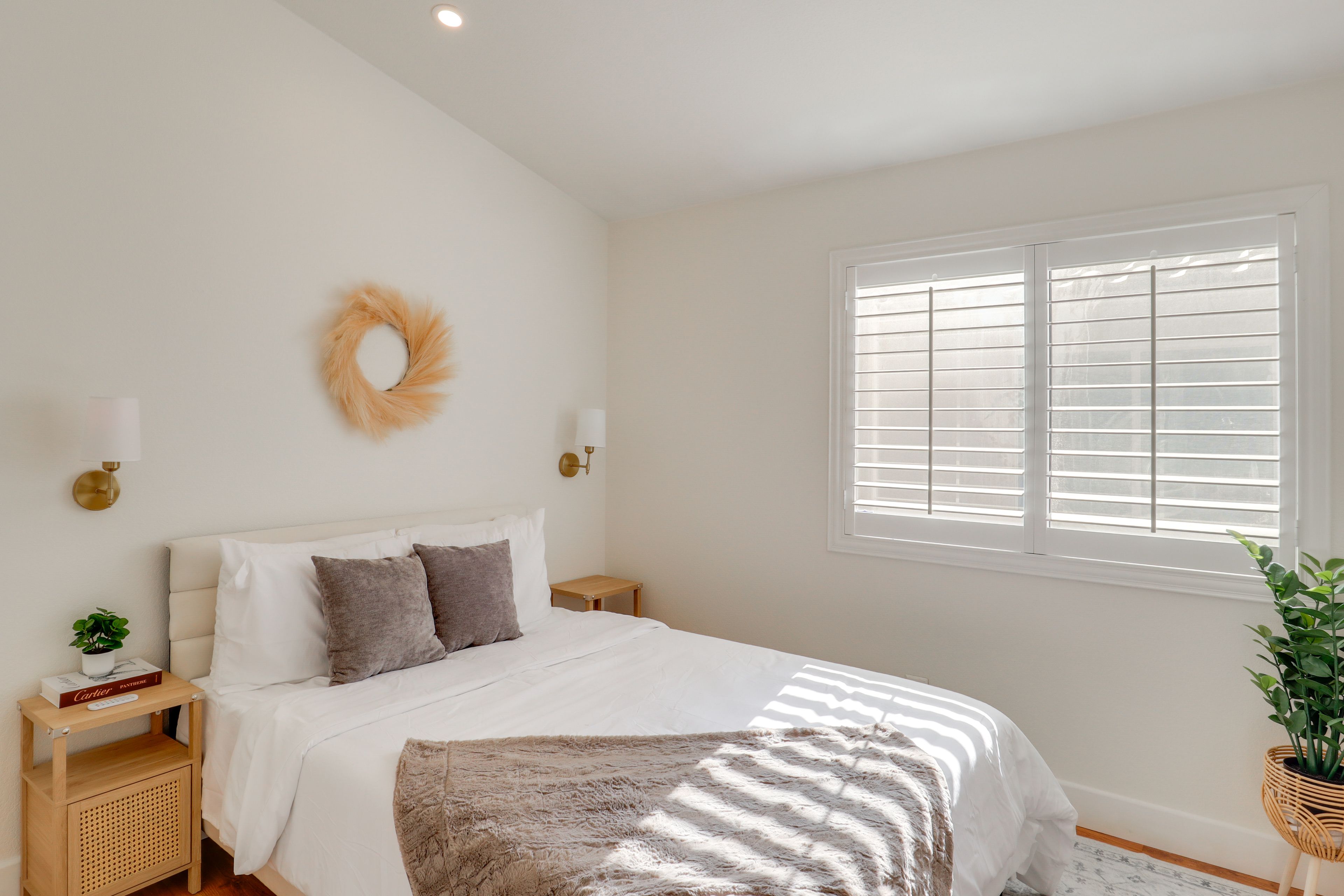 Bedroom 2 | Queen Bed