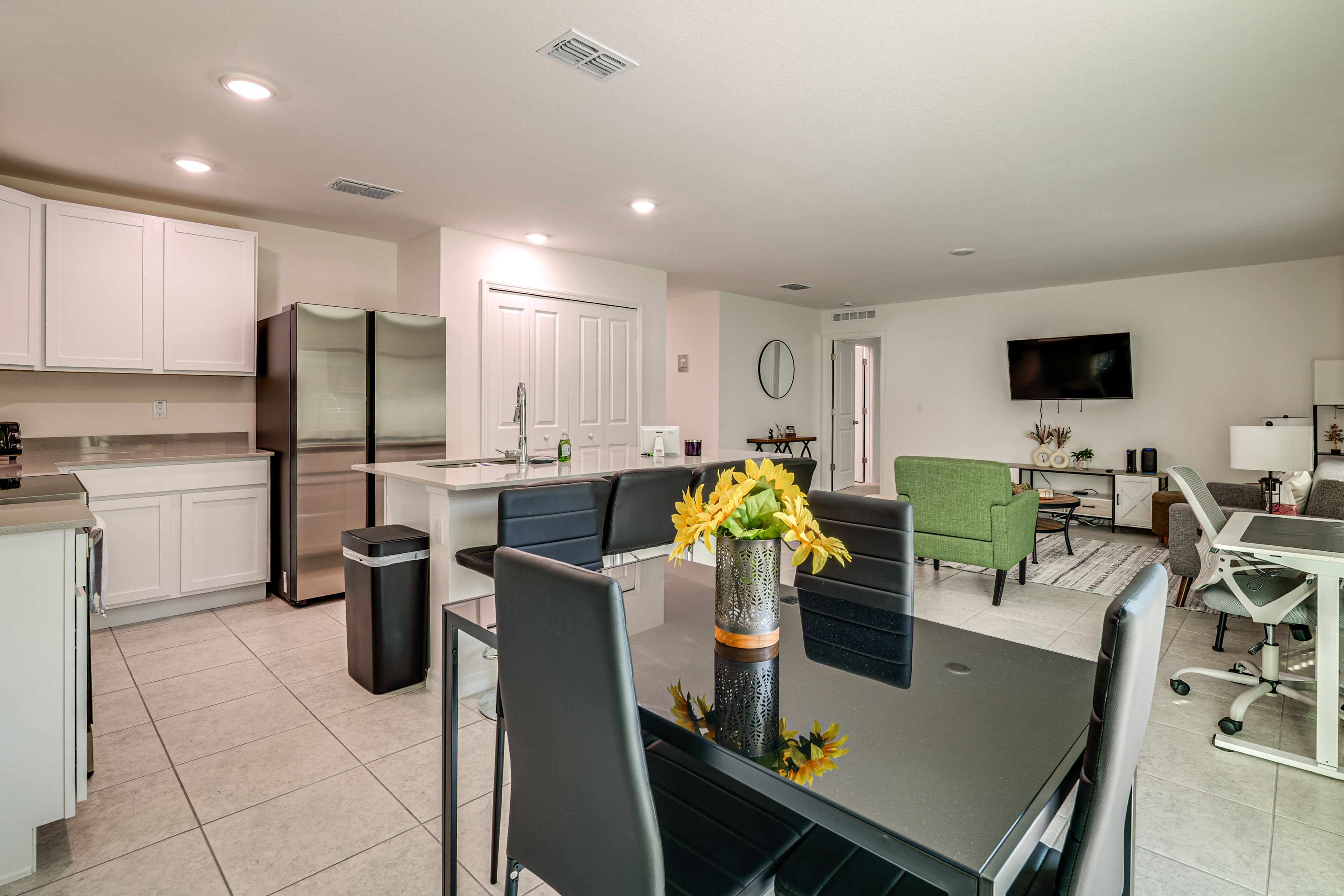 Dining Area | Dishware/Flatware