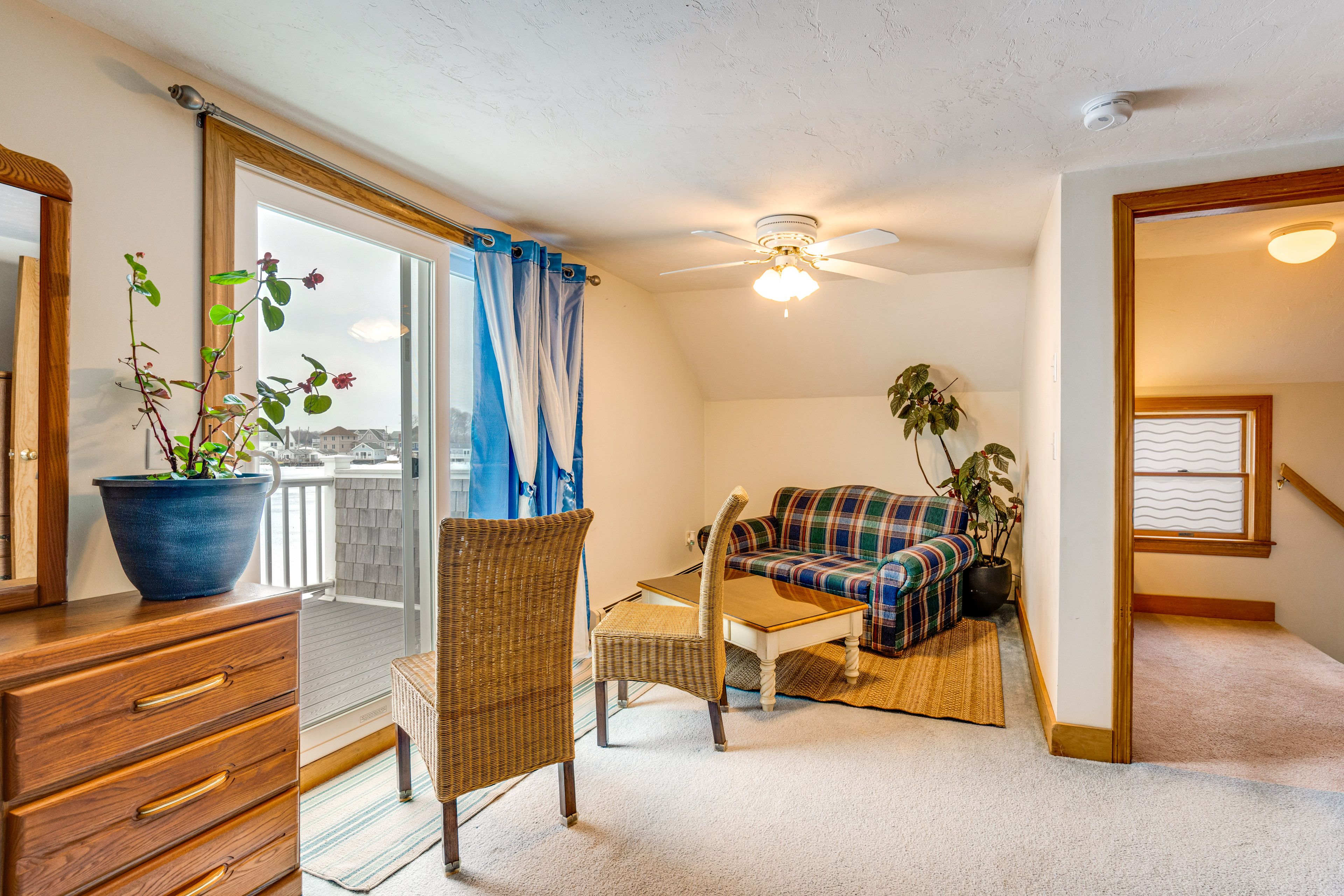 Loft Sitting Area | 2nd Floor