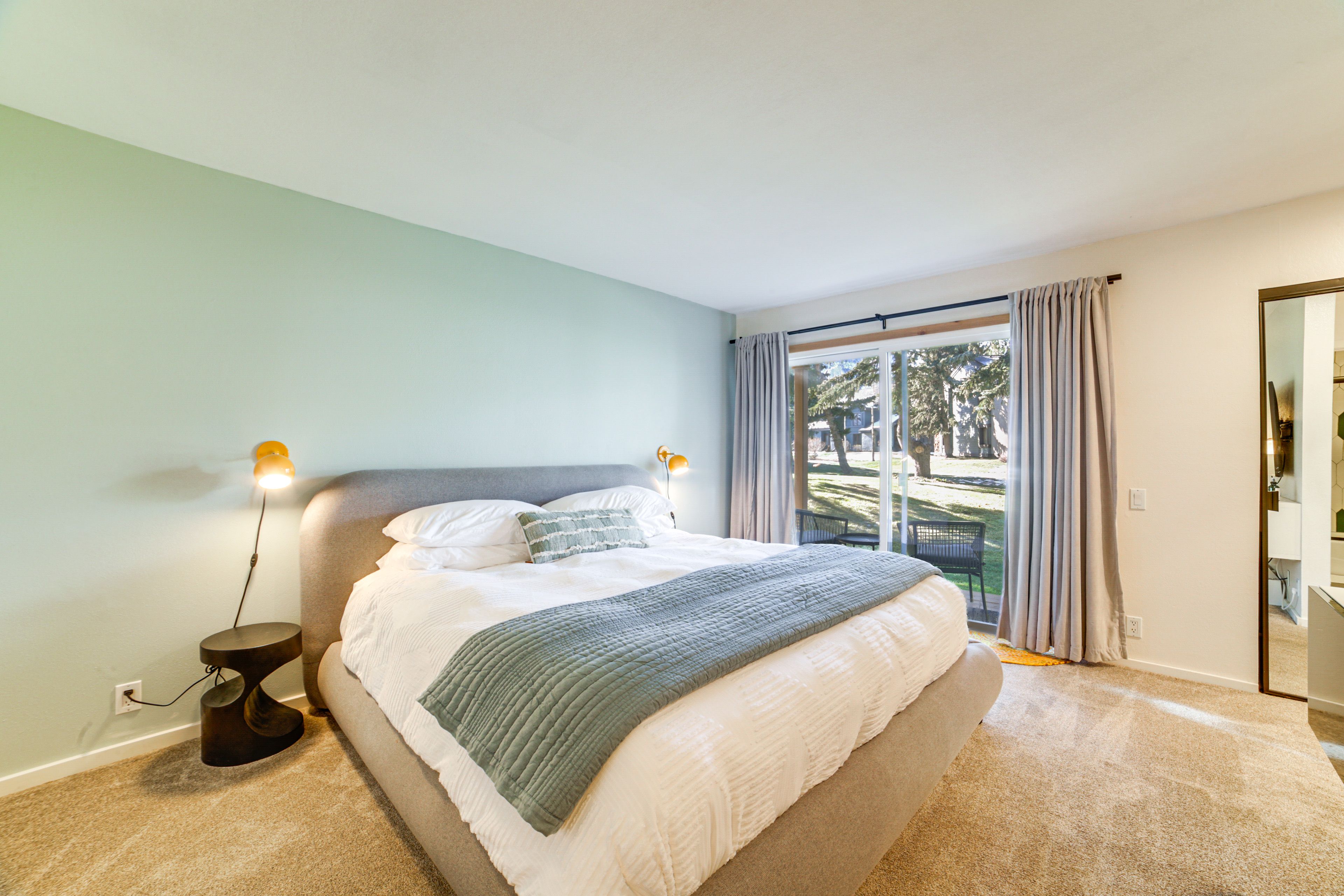 Bedroom 1 | King Bed | Ground Floor | Linens Provided