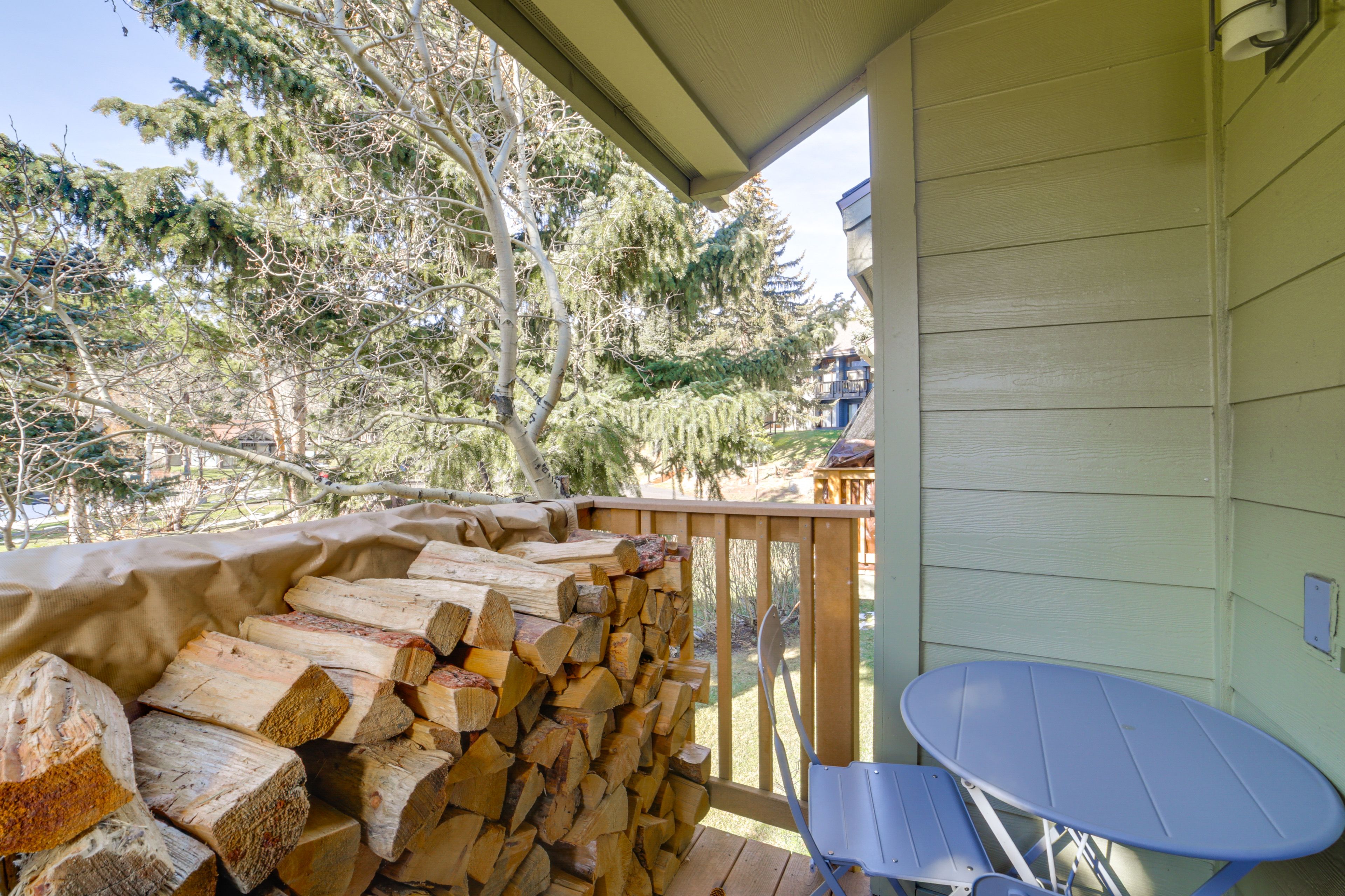 Private Balcony | Gas Grill