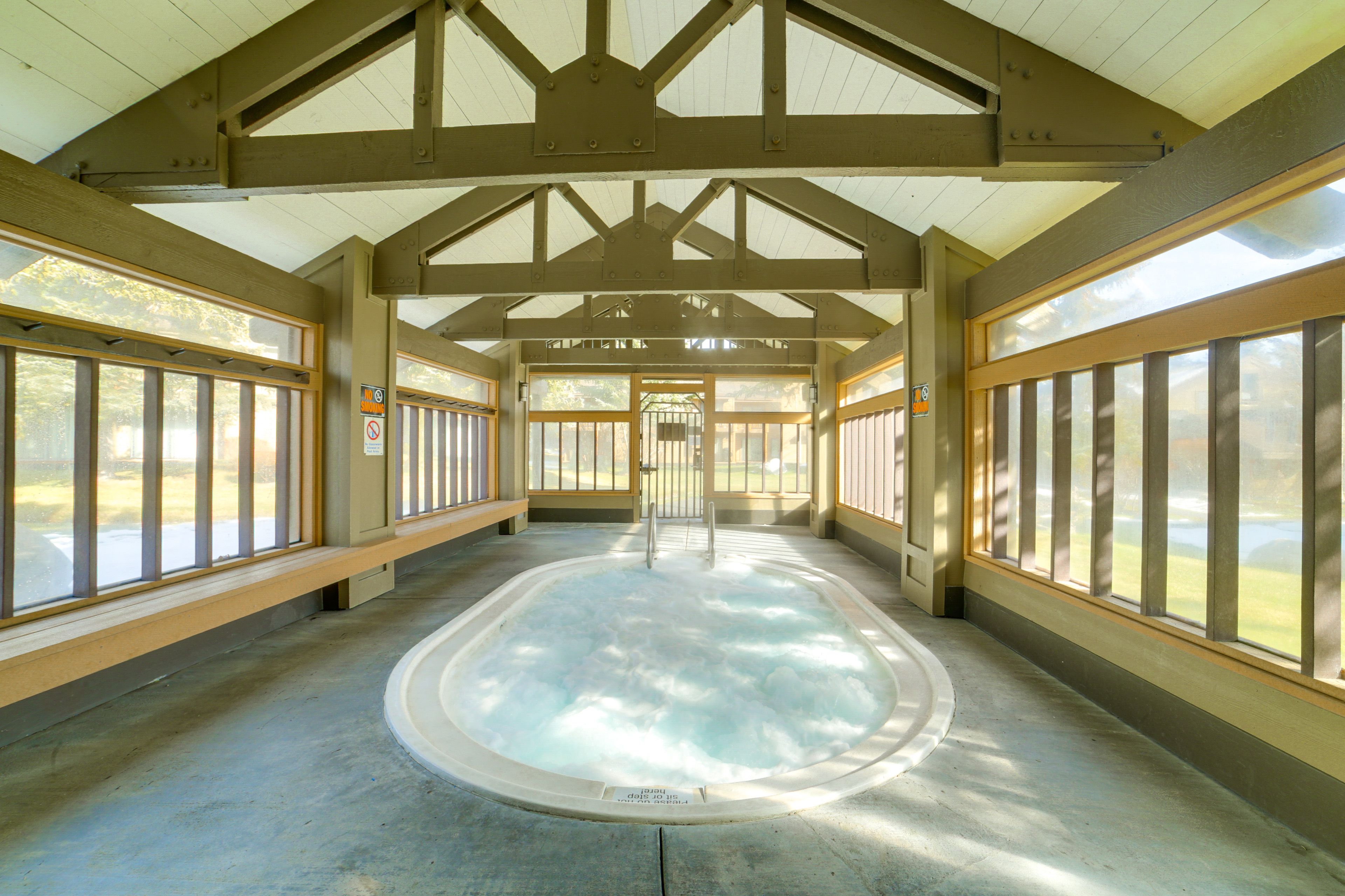 Snowcreek II Condominiums | Community Hot Tub