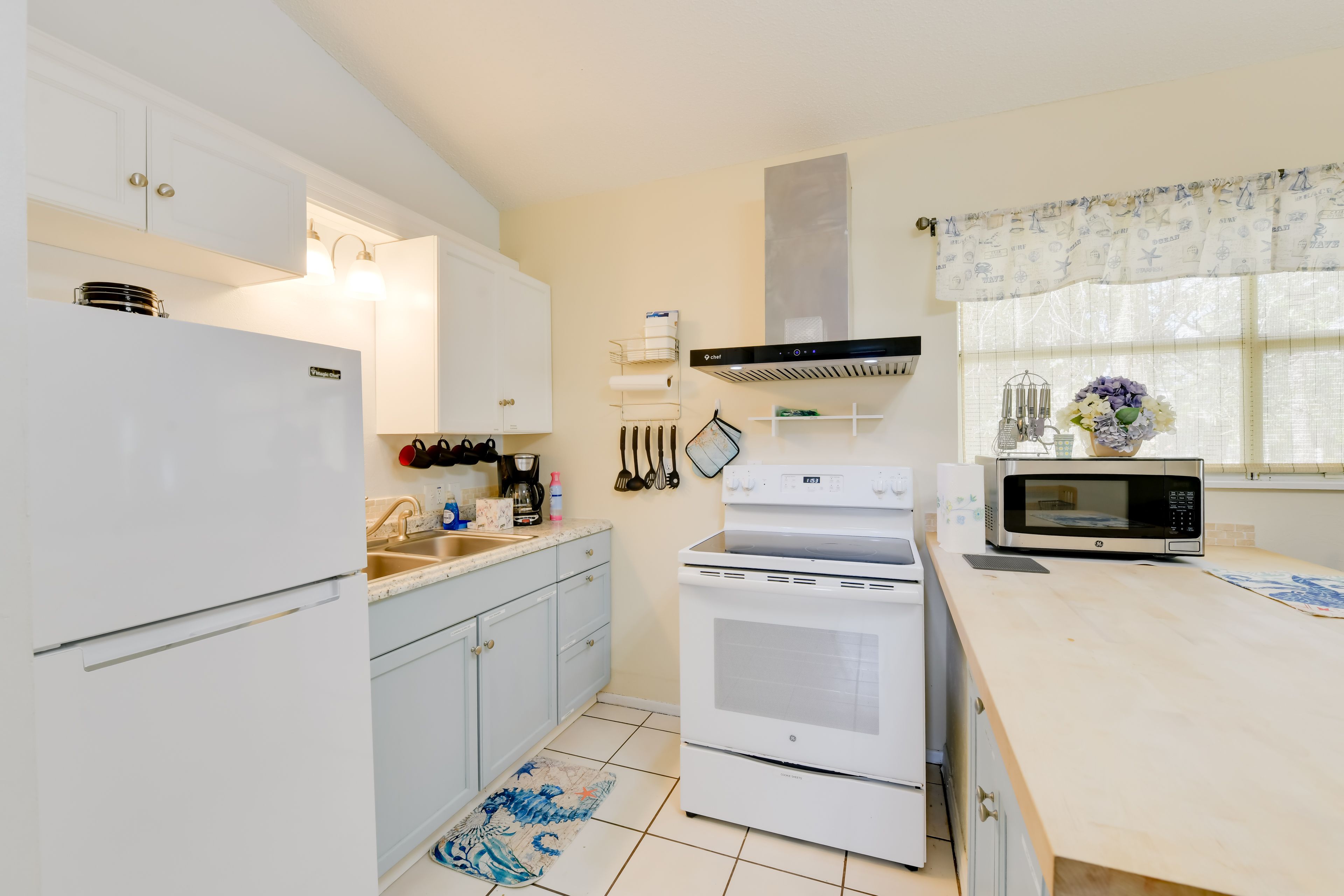 Kitchen | Drip Coffee Maker | Blender | Toaster | Cooking Basics