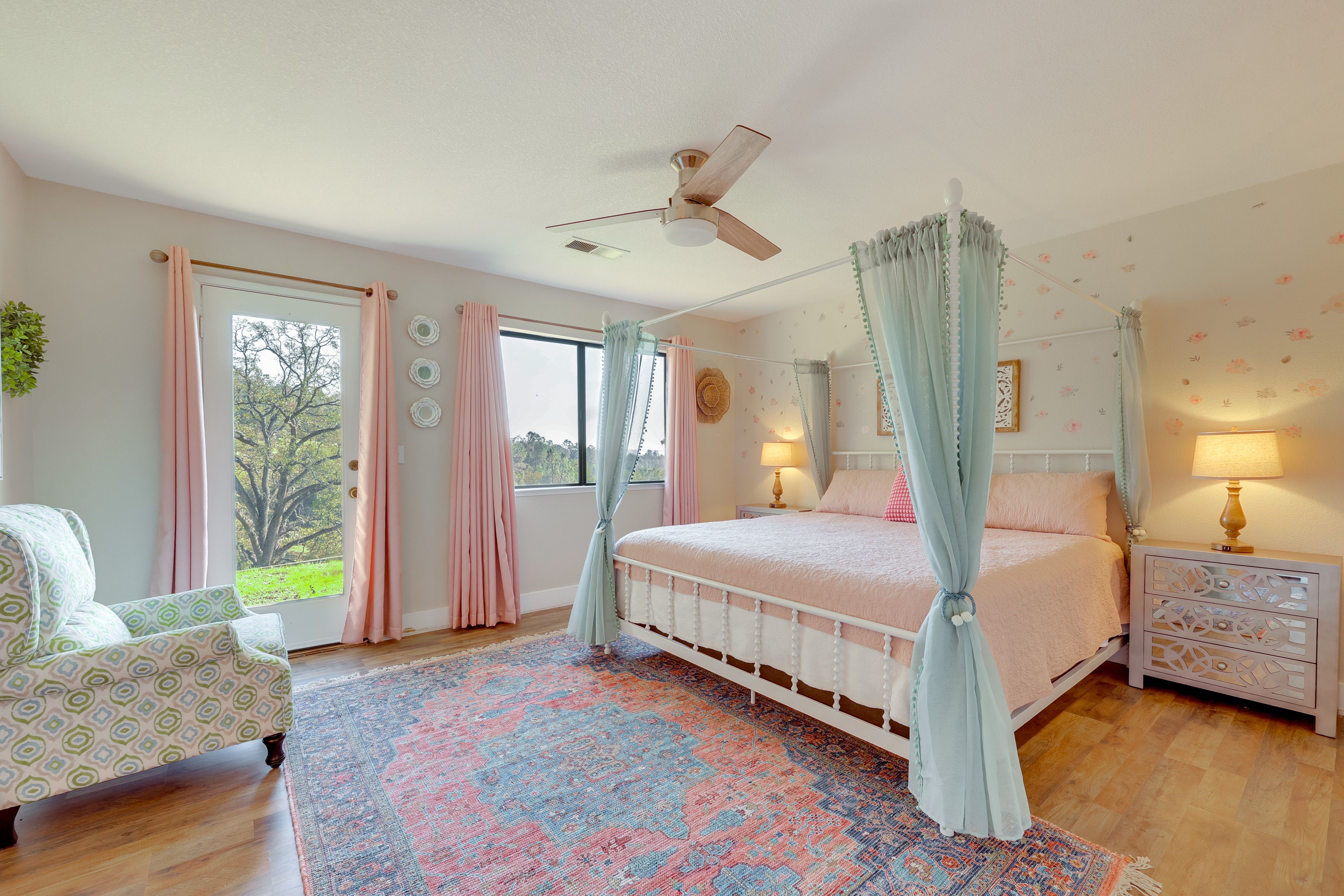 Bedroom 1 | King Bed | Linens Provided