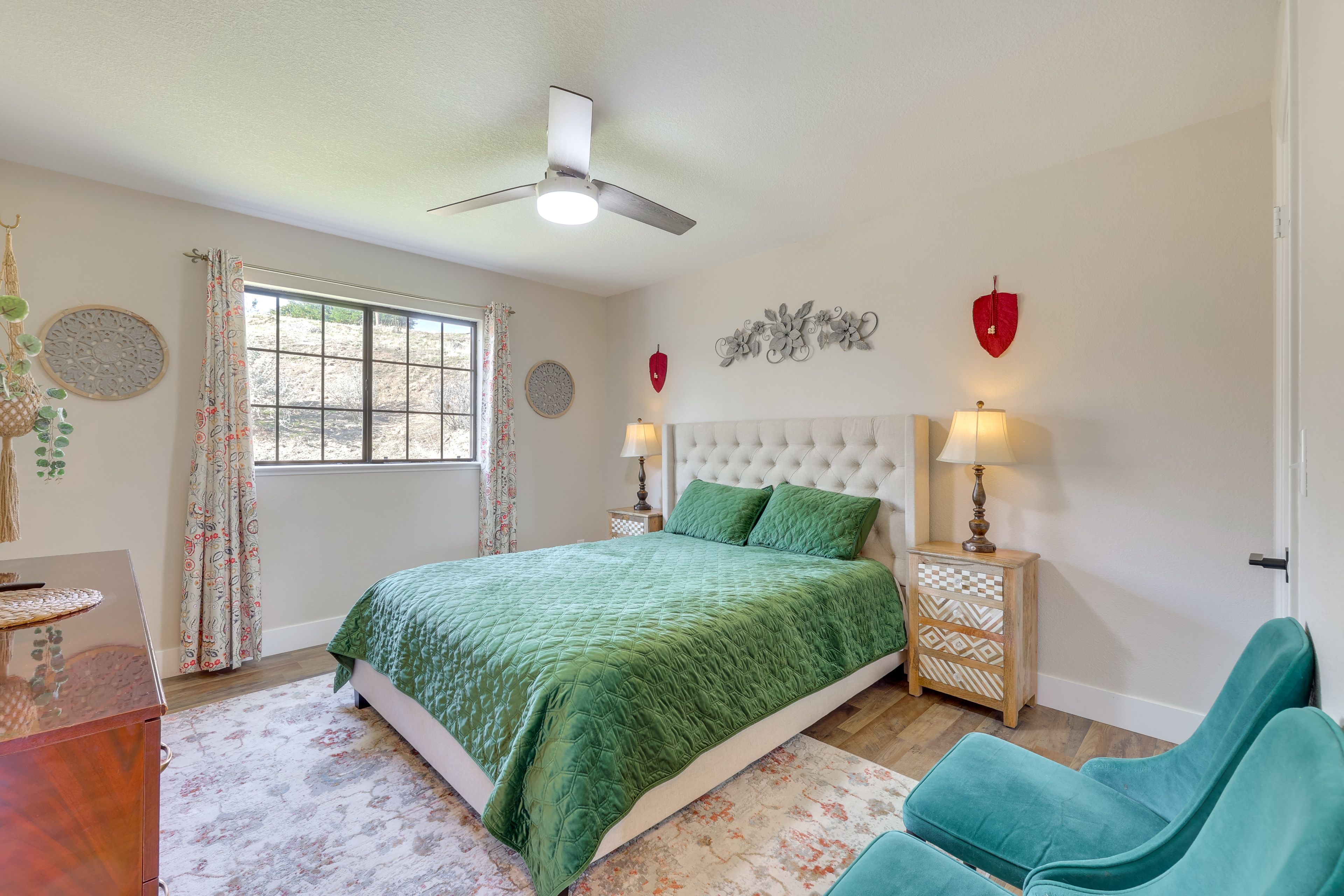 Bedroom 2 | Queen Bed | Smart TV