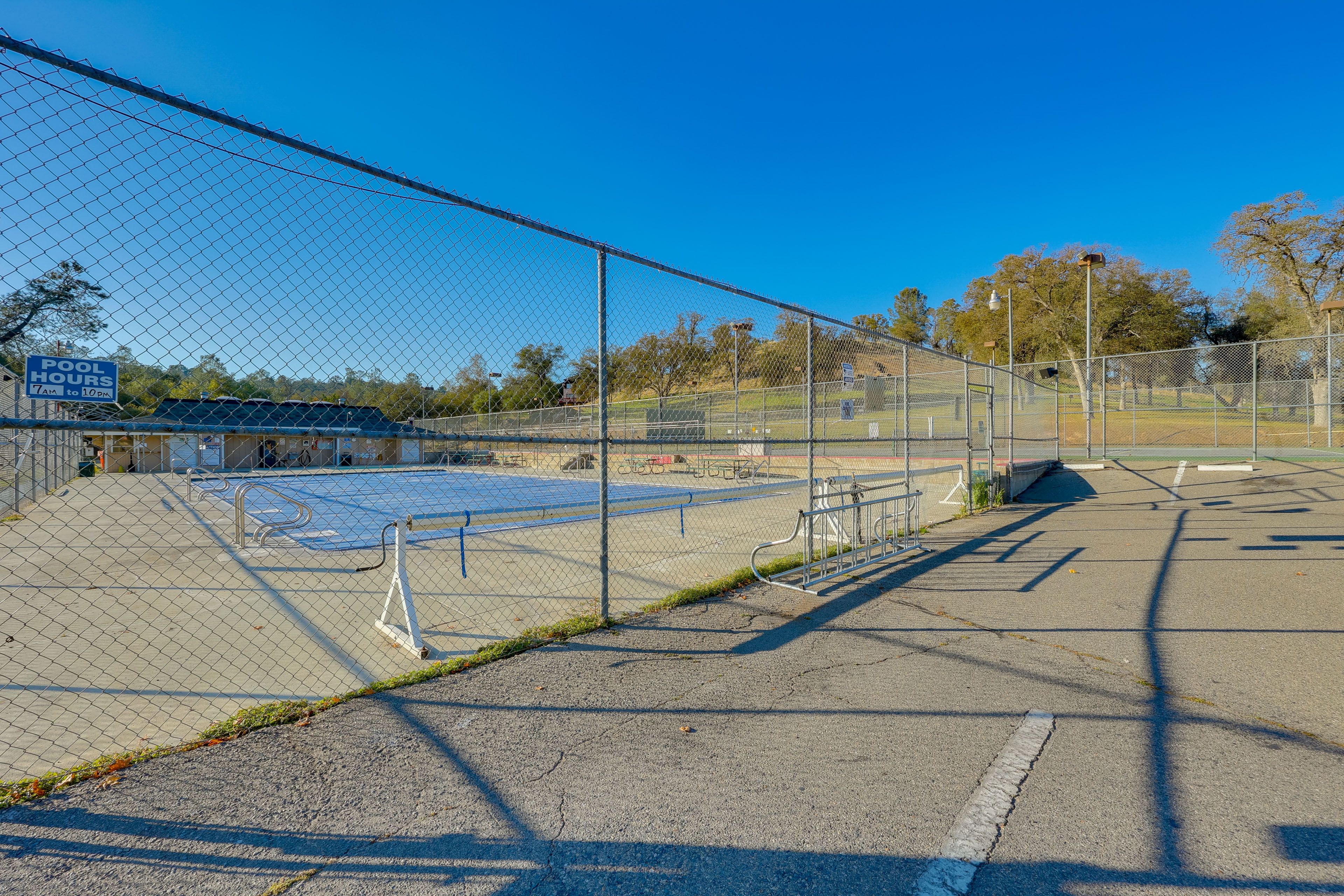 Seasonal Outdoor Pool | Tennis Courts