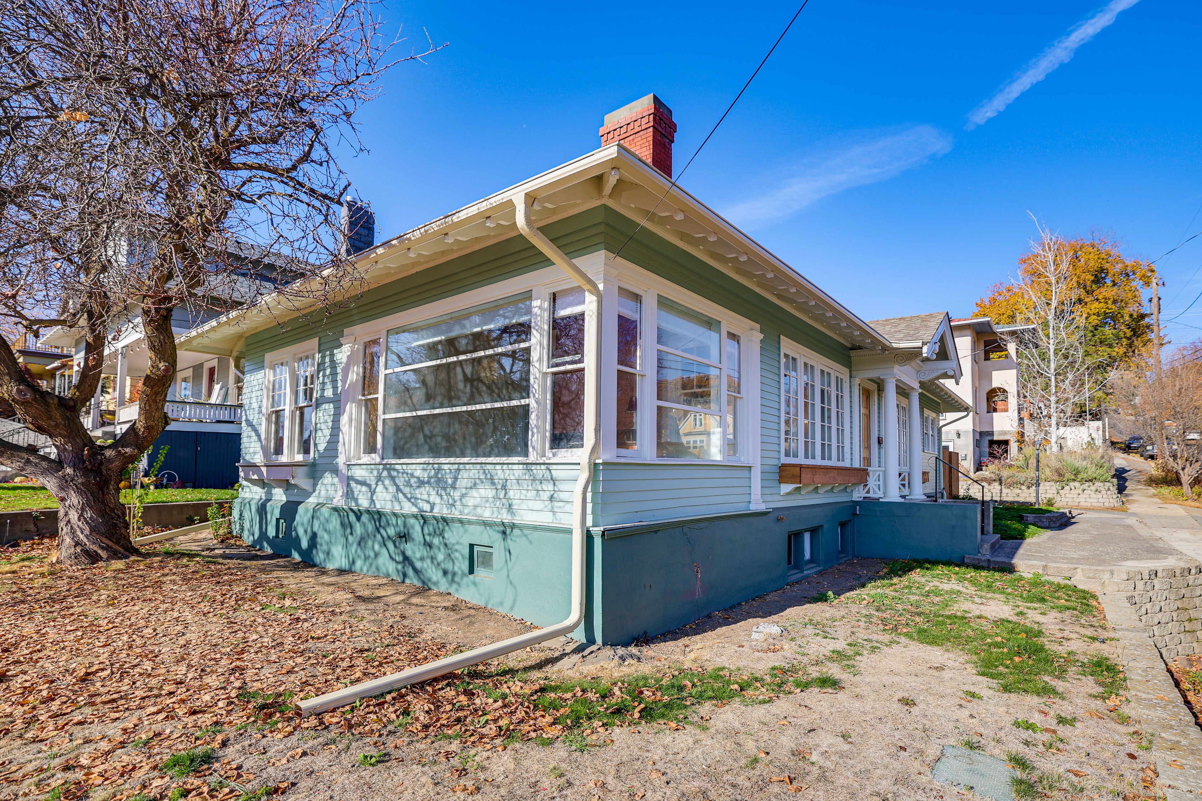 Parking | Driveway (1 Vehicle) | Free Street Parking