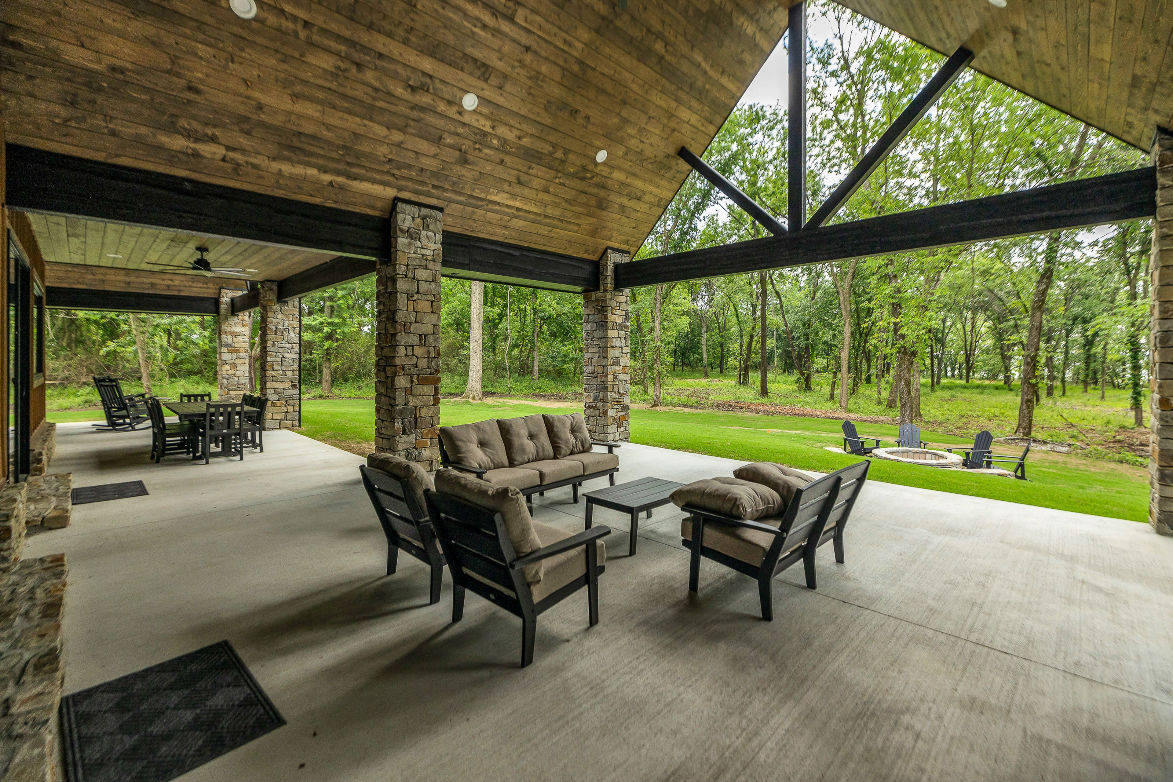 Covered Patio | Hot Tub | Grill | Dining Area | Fire Pit