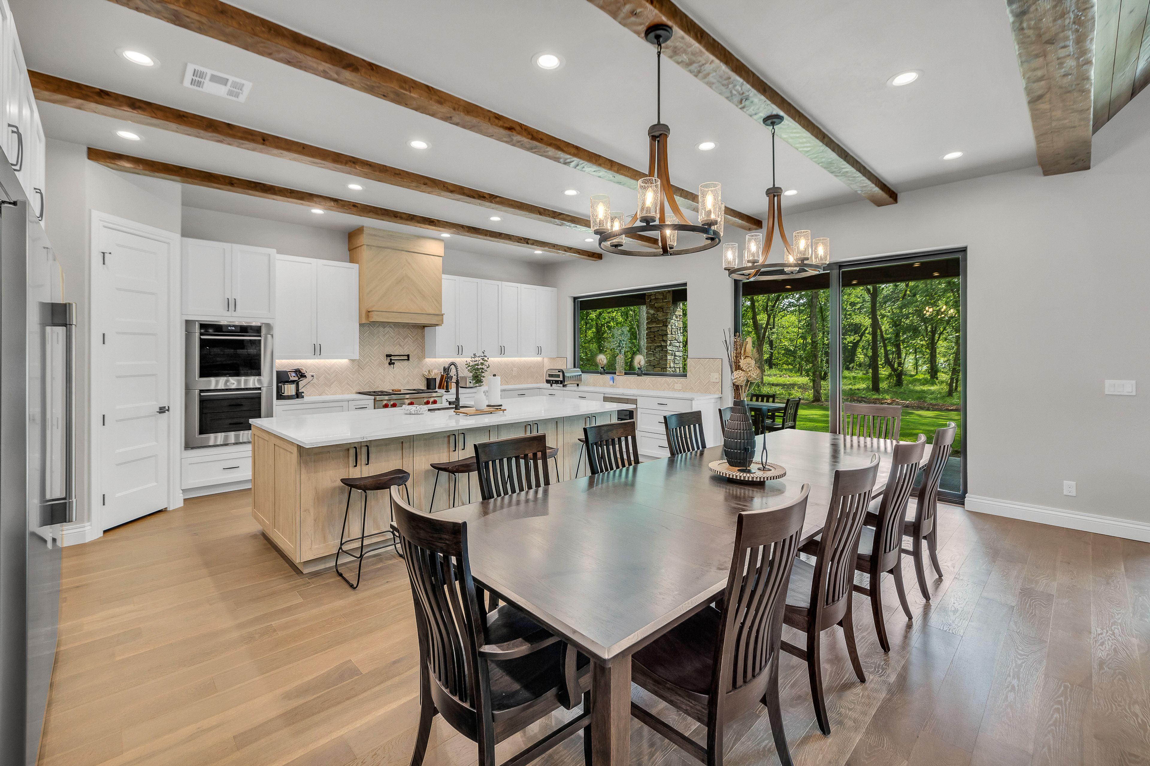 Dining Area | Dishware/Flatware Provided | 1st Floor