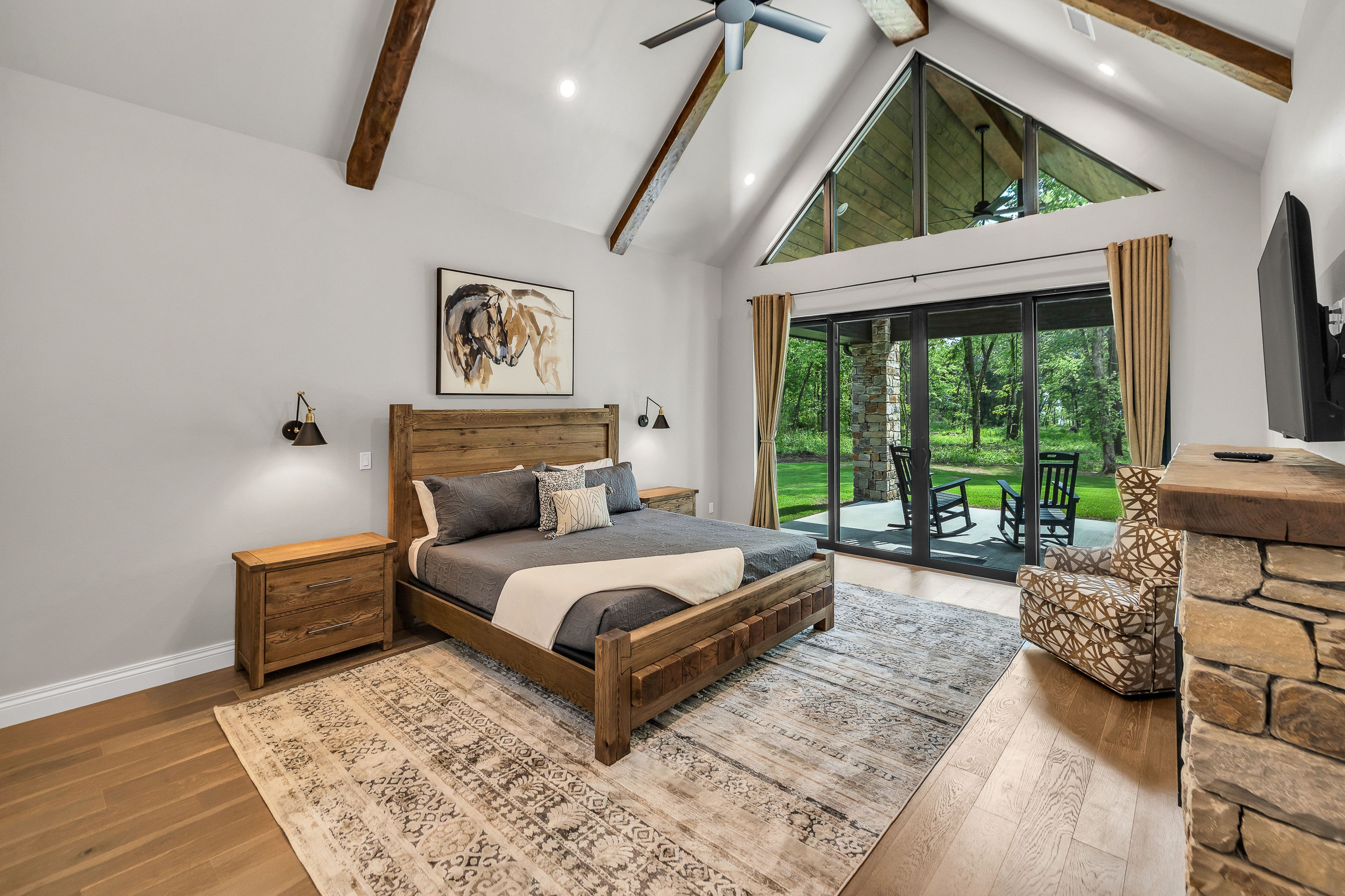 Bedroom 1 | King Bed | 1st Floor