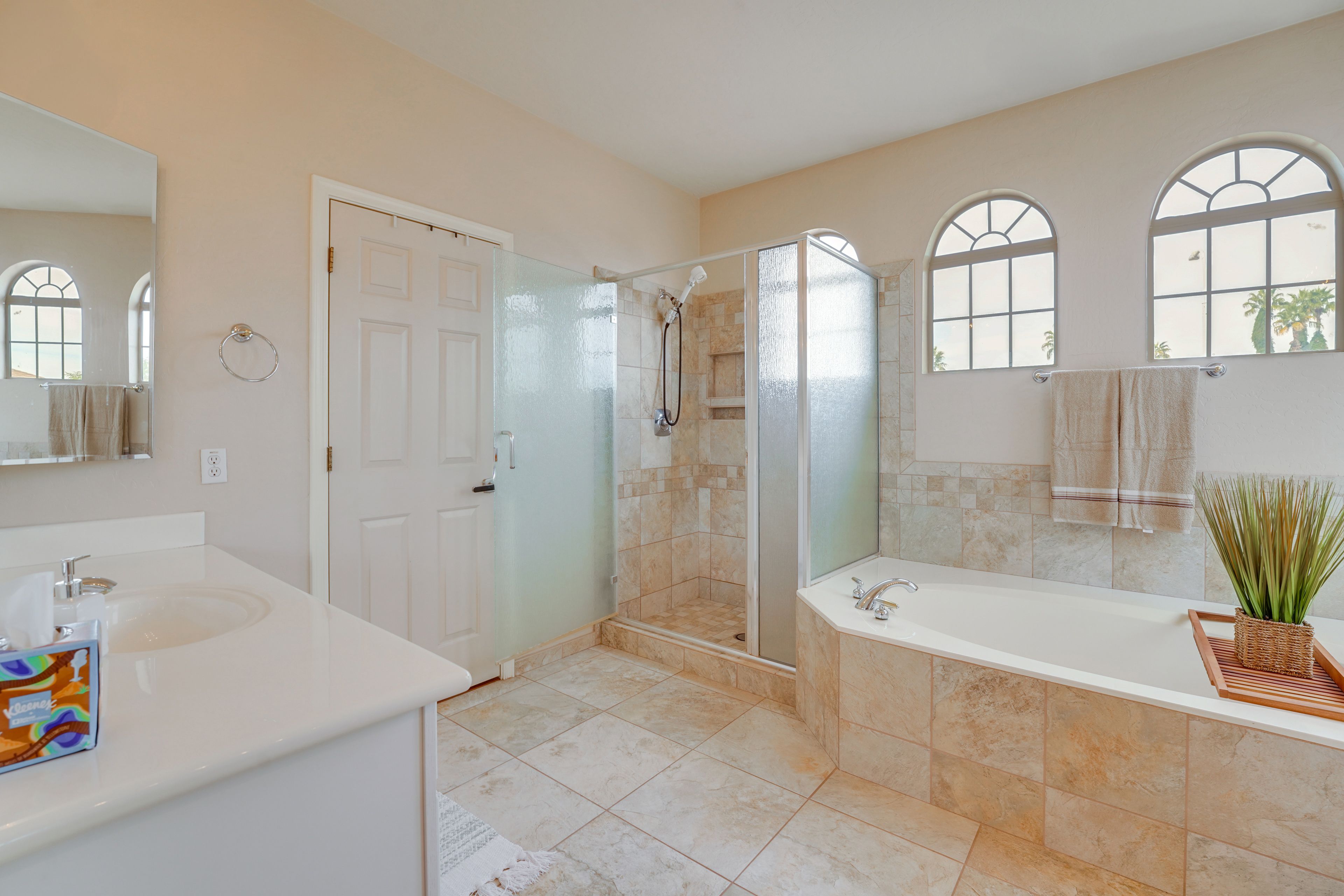 En-Suite Bathroom | 2nd Floor