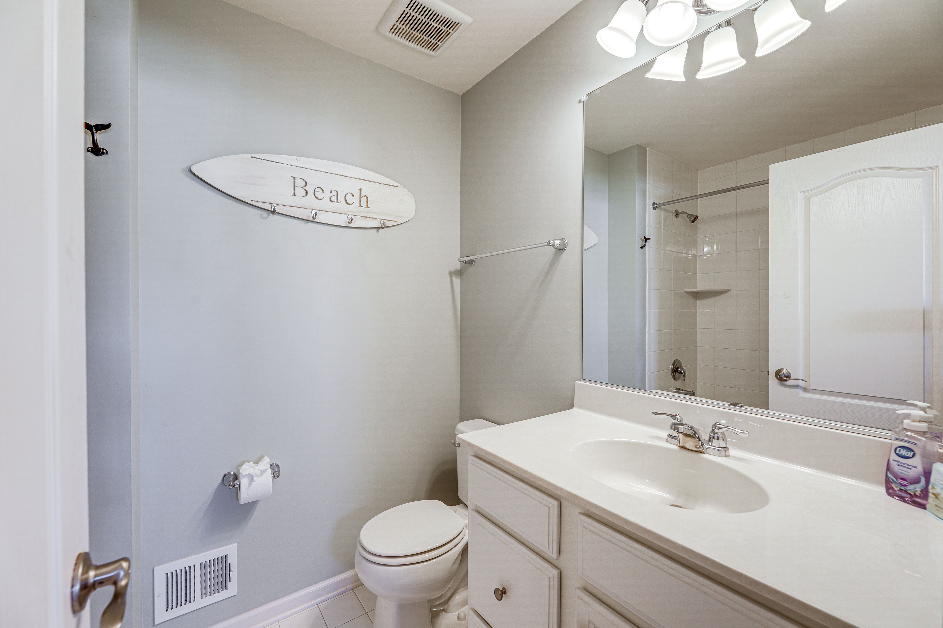 Full Bathroom | 2nd Floor