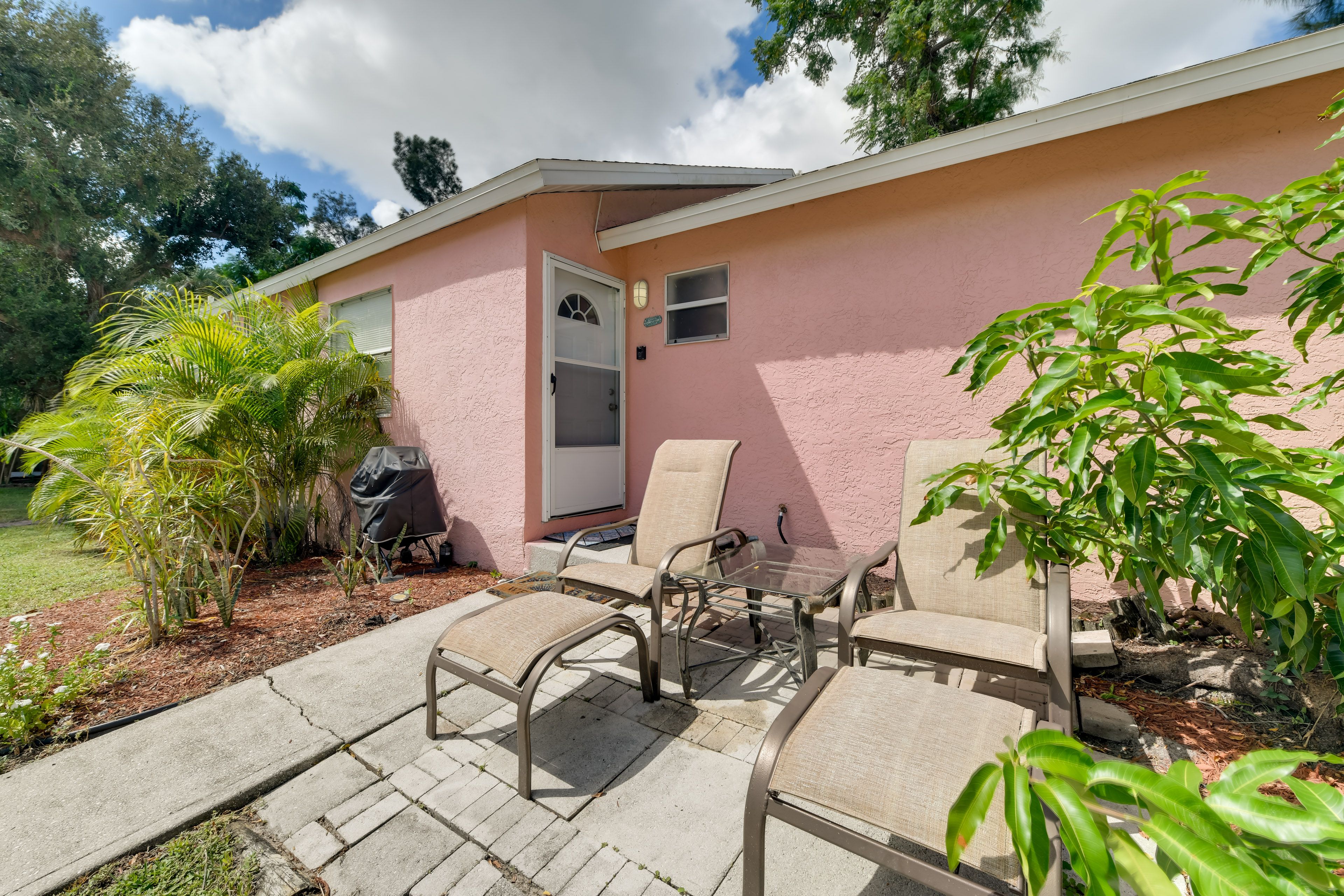 Unit Entrance | Outdoor Seating
