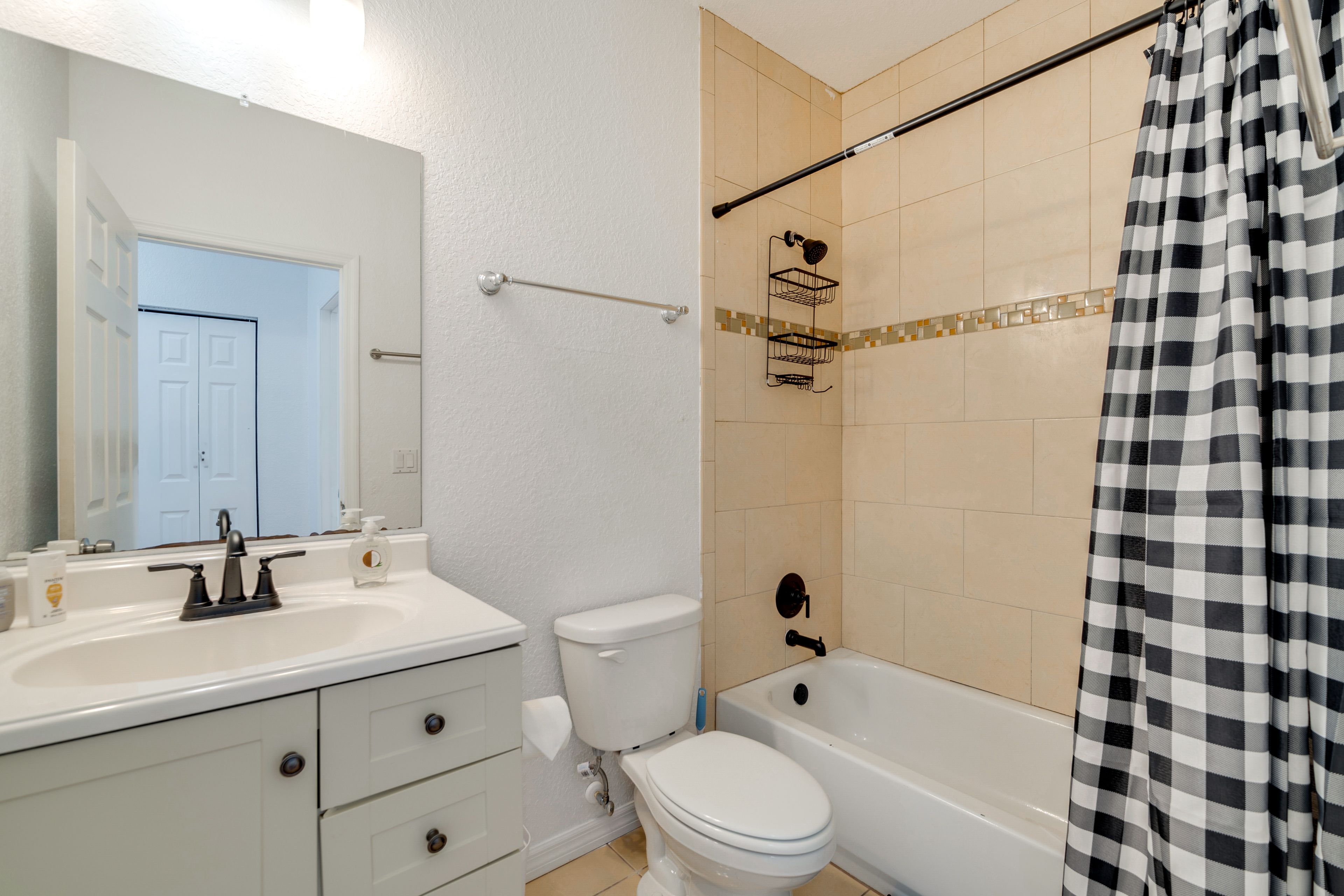 Full Bath | 2nd Floor