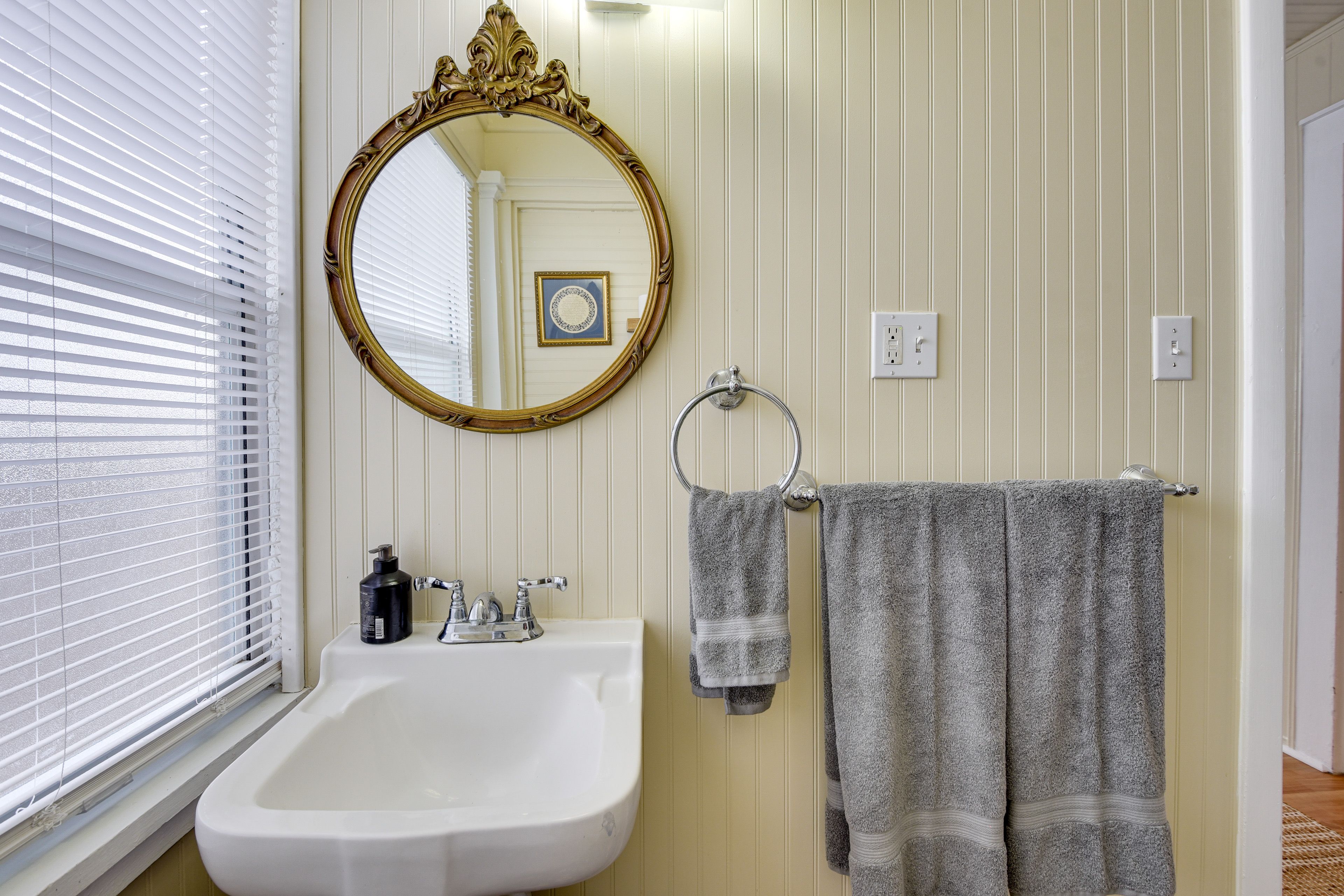 Bathroom | Bathtub/Shower