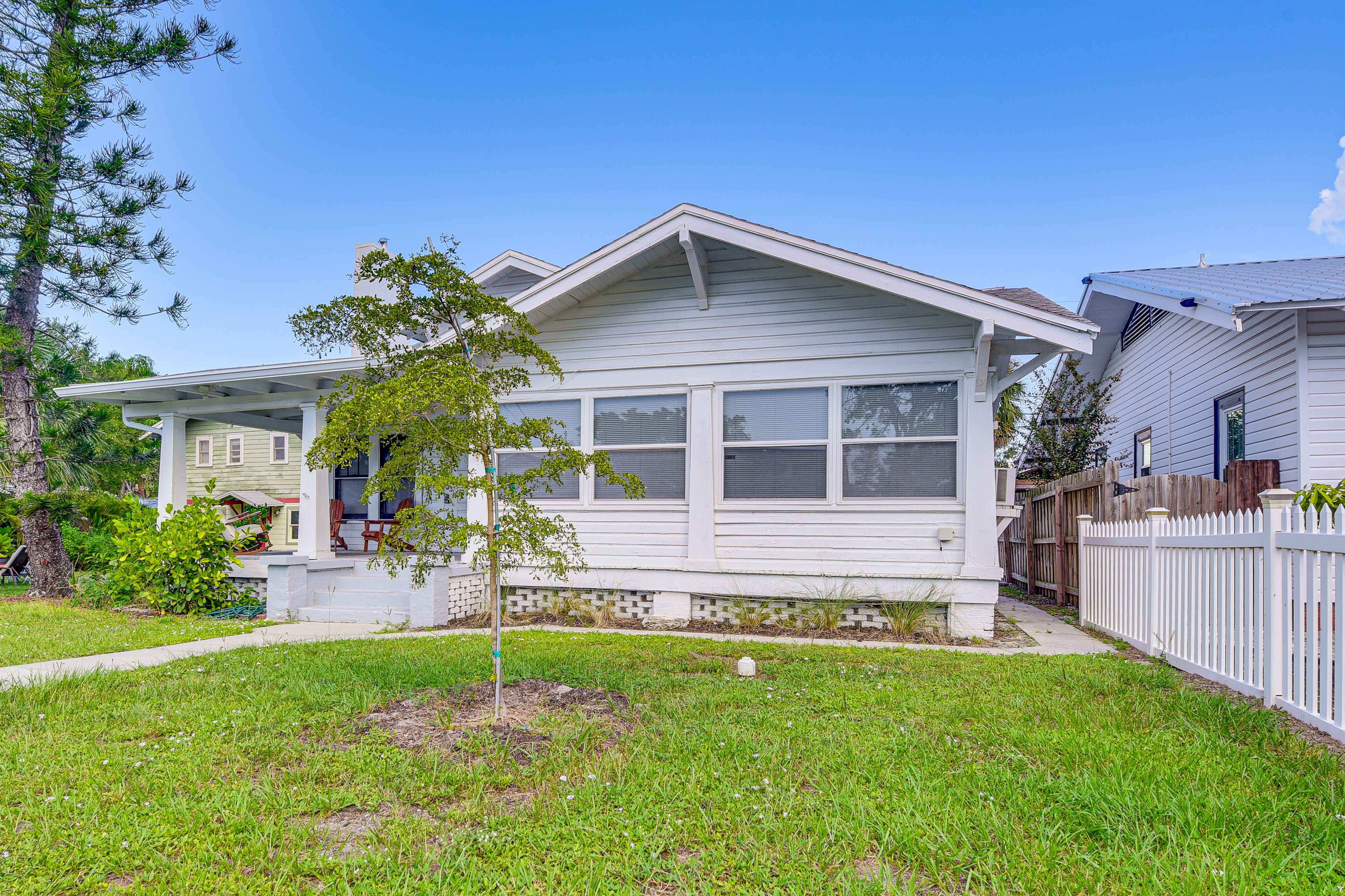 Property Exterior | Shared Lawn
