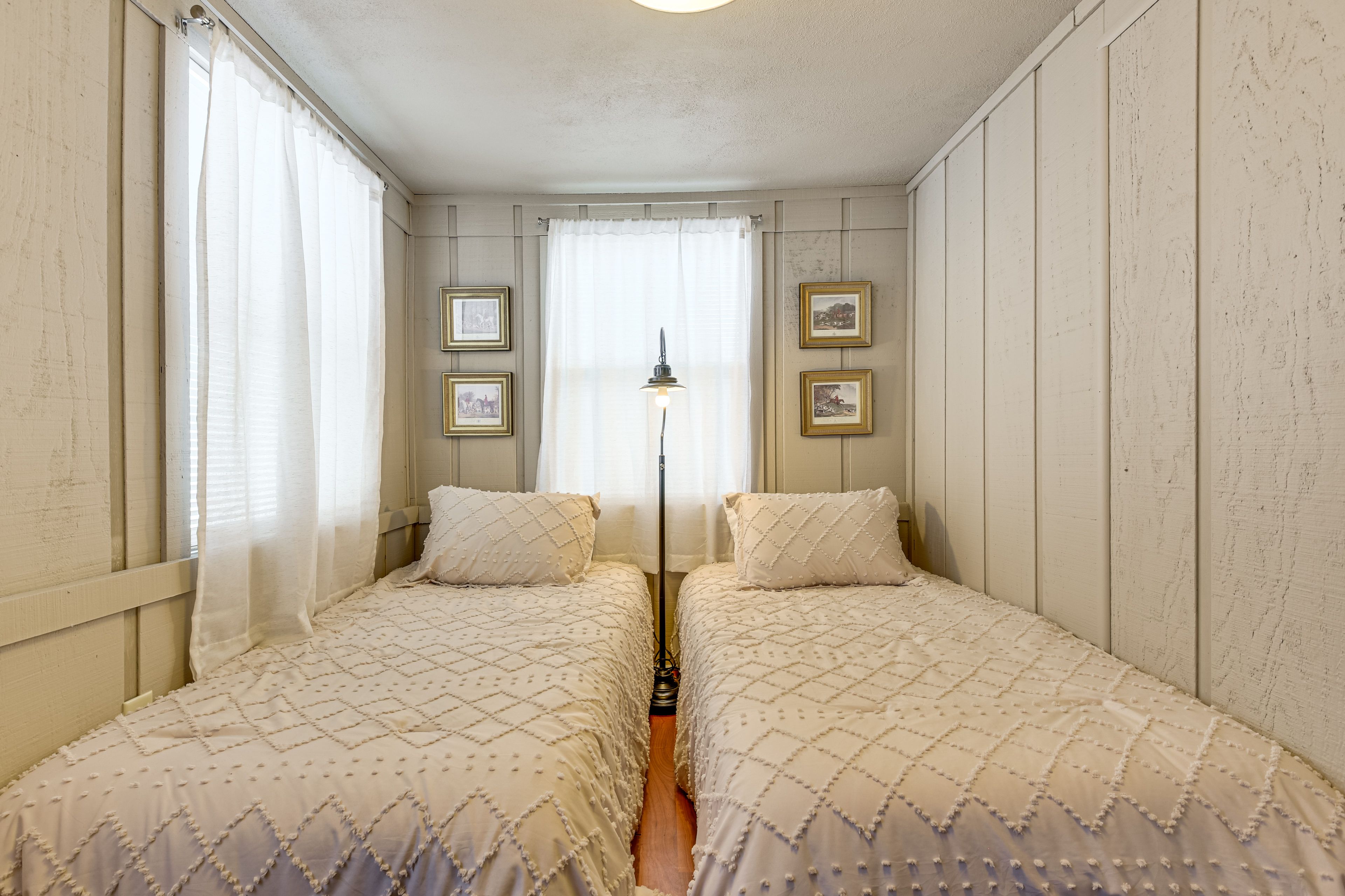 Bedroom 2 | 2 Twin Beds