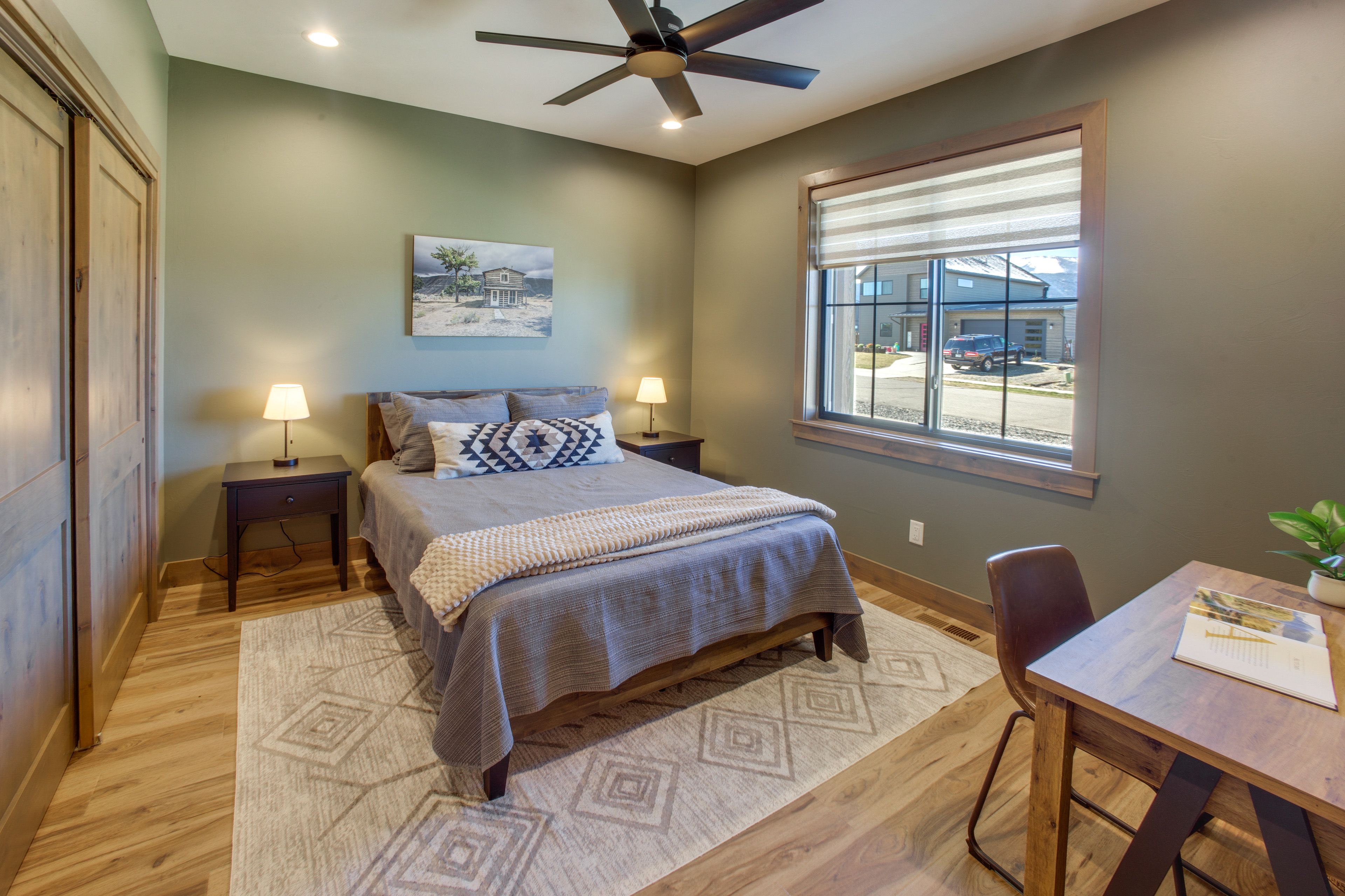 Bedroom 2 | 1st Floor | Queen Bed | Desk