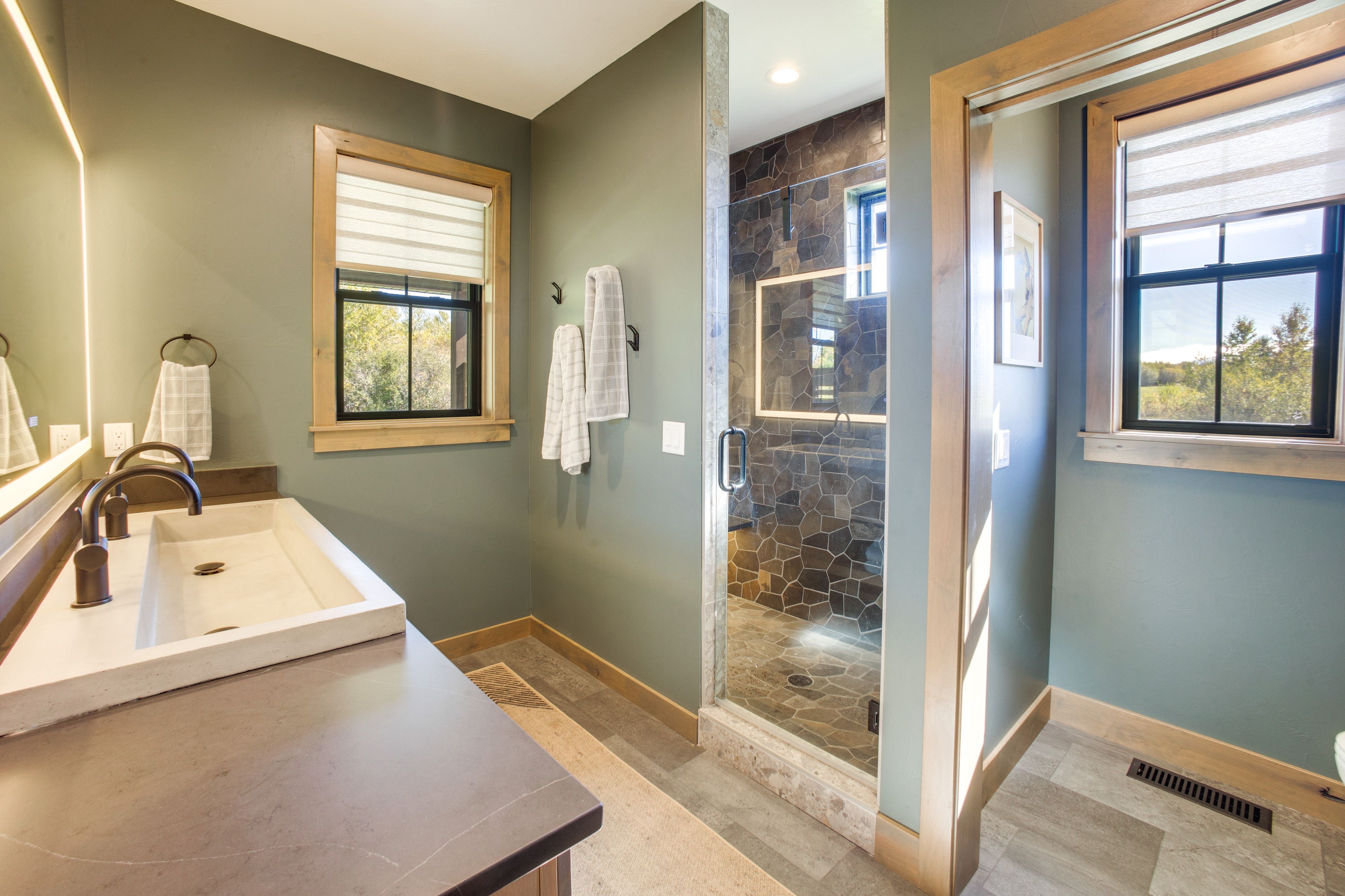 En-Suite Bathroom | 1st Floor | Towels Provided