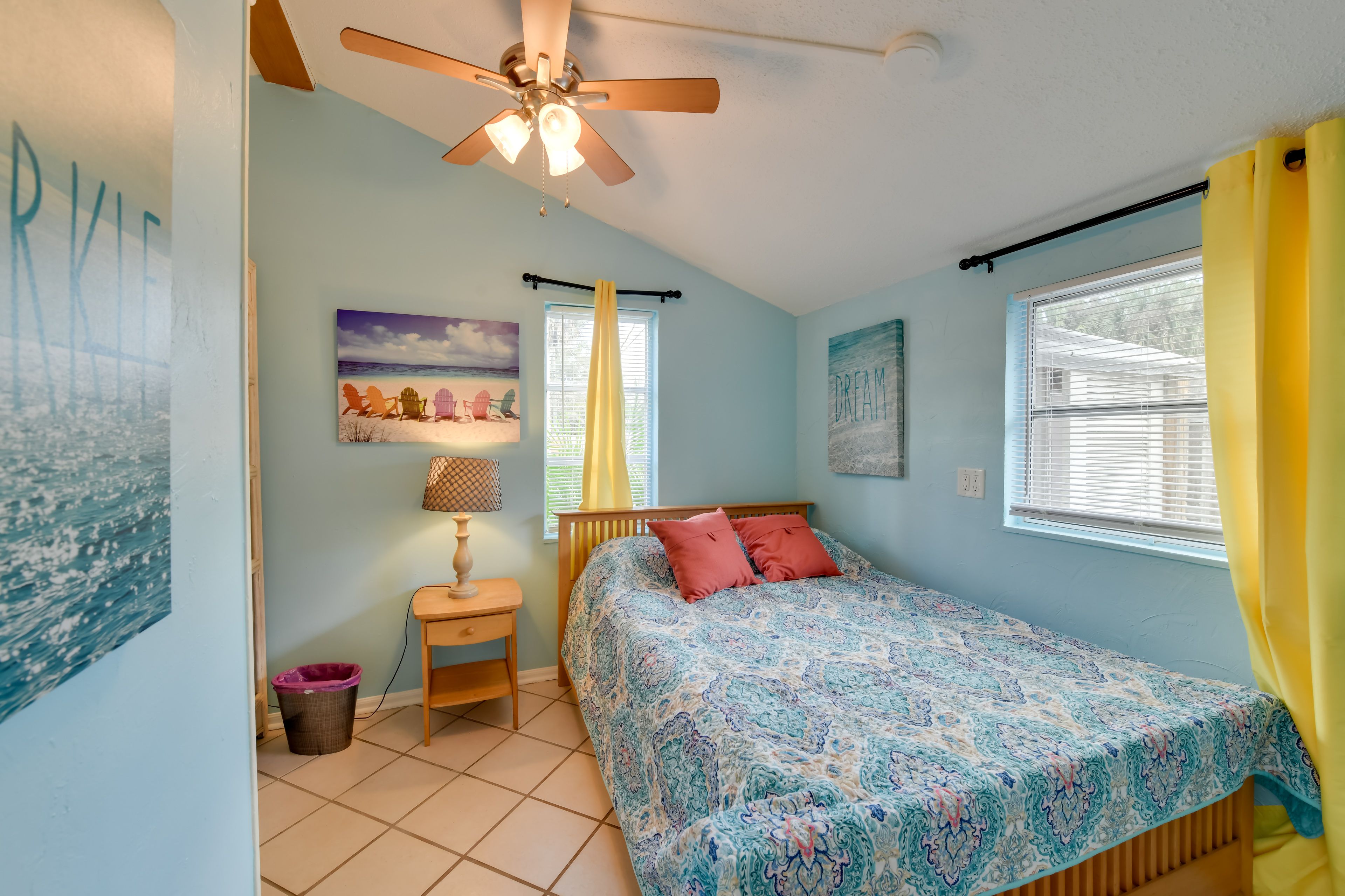 Bedroom | Full Bed | Linens Provided