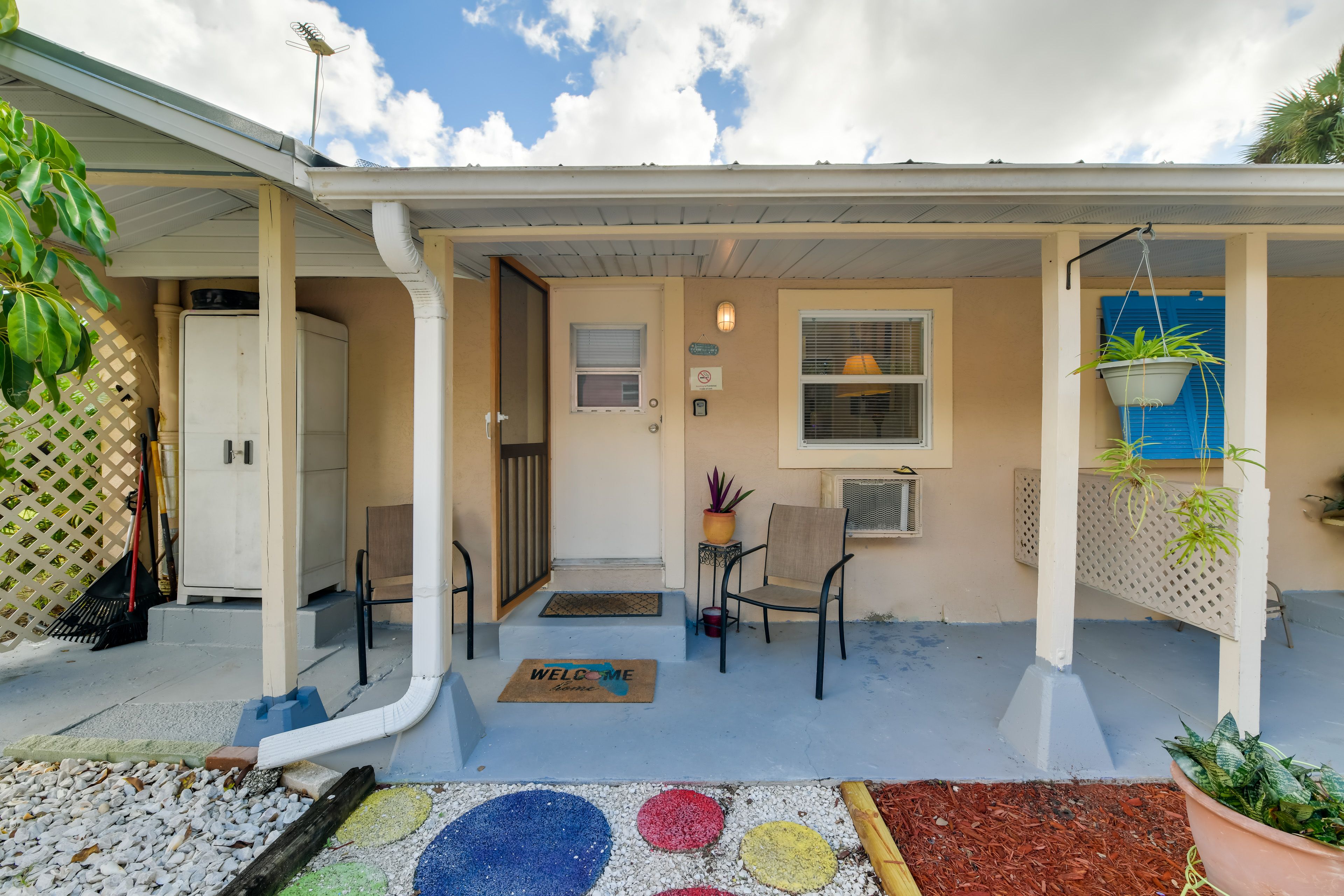 Unit Entrance | Furnished Porch