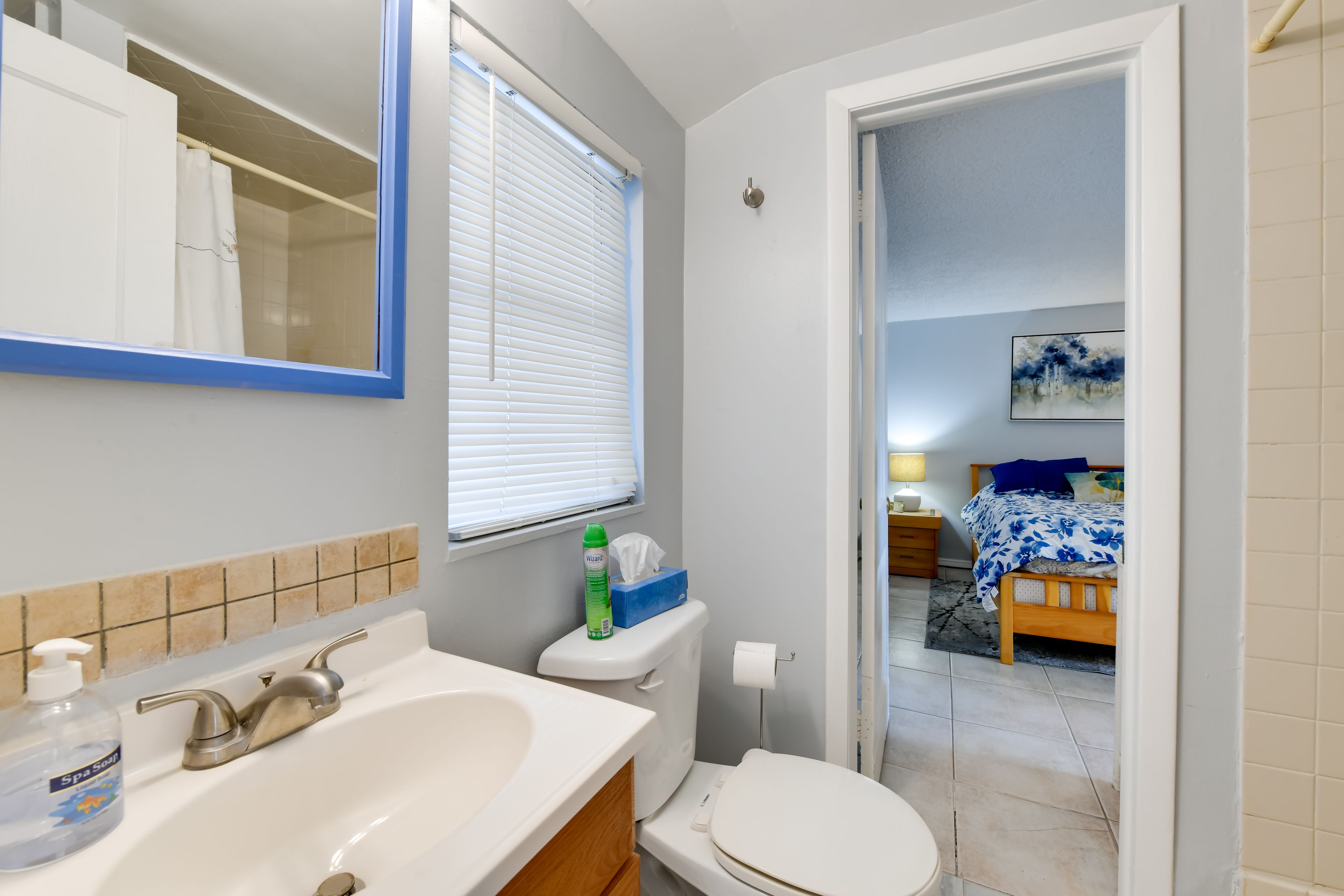 Bathroom | Towels Provided | Complimentary Toiletries | Hair Dryer