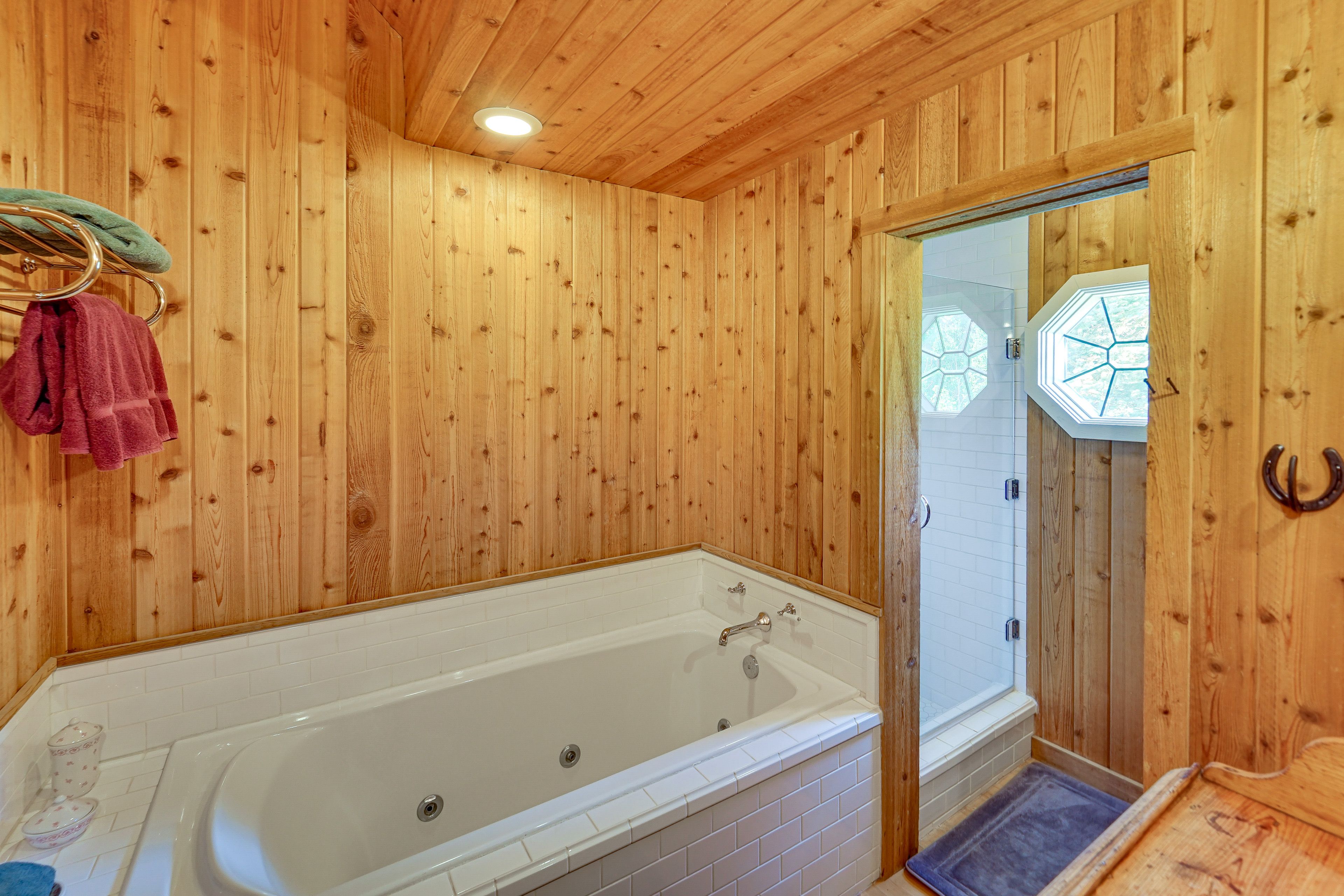 En-Suite Bathroom | 2nd Floor | Towels Provided