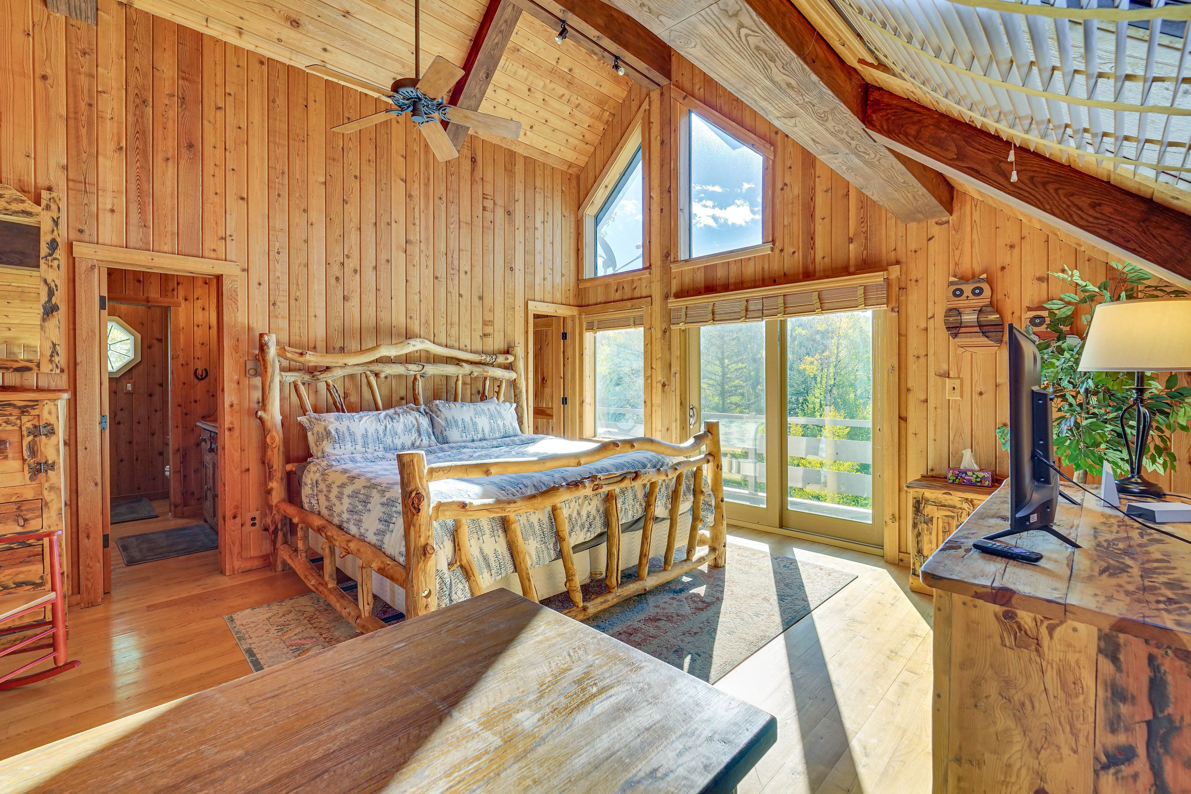 Bedroom 1 (Loft) | 2nd Floor | King Bed | Smart TV | Balcony Access