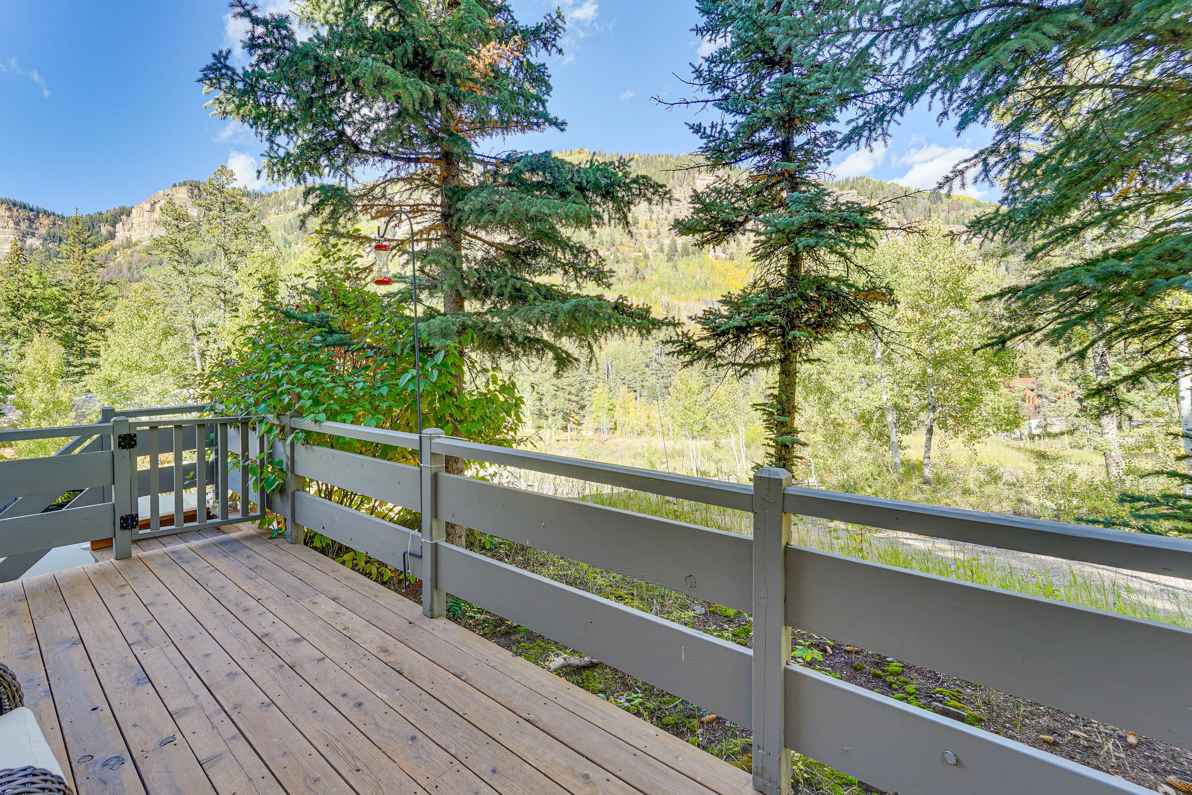 Deck | Gas Grill | Hot Tub