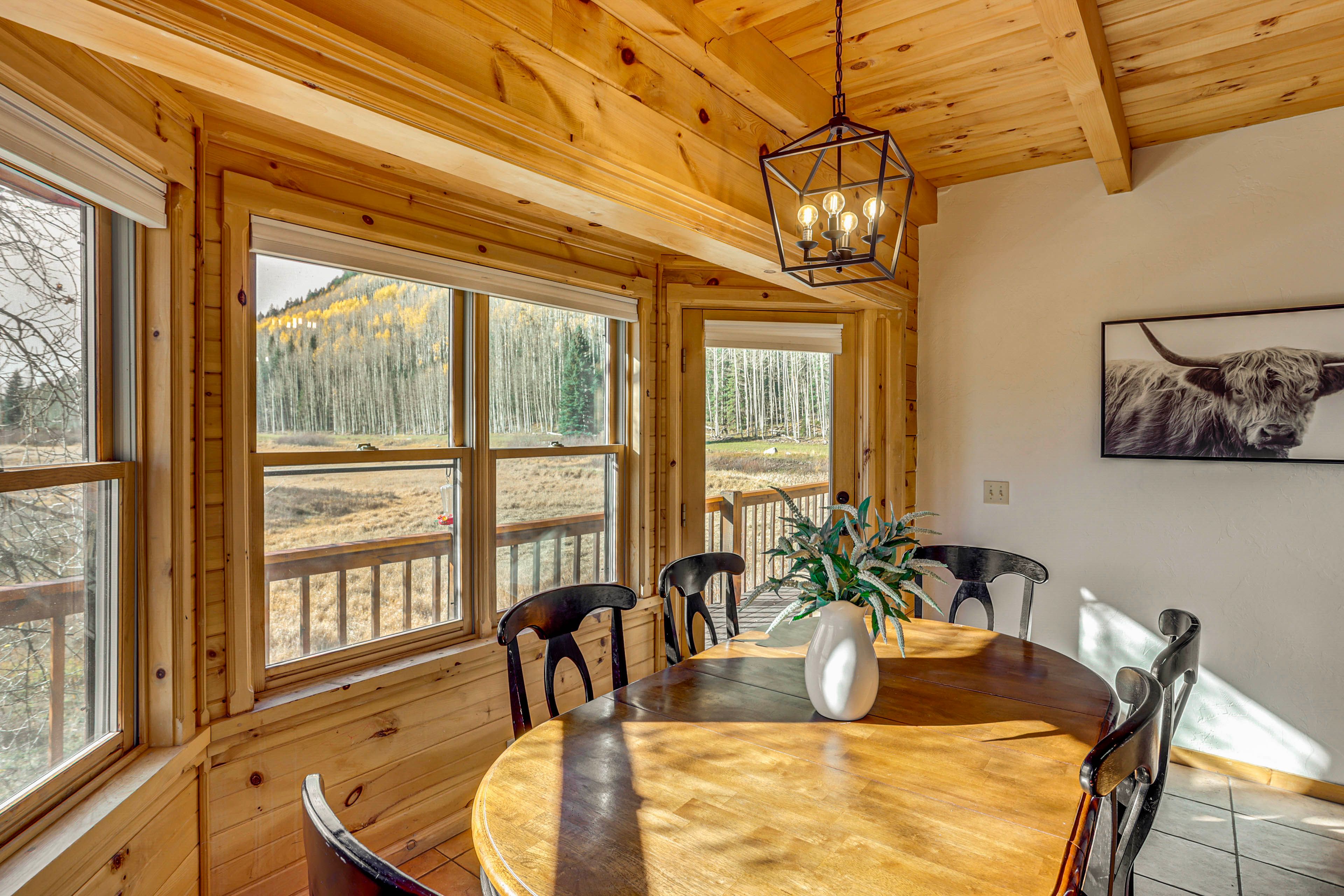 Breakfast Nook | Main Level