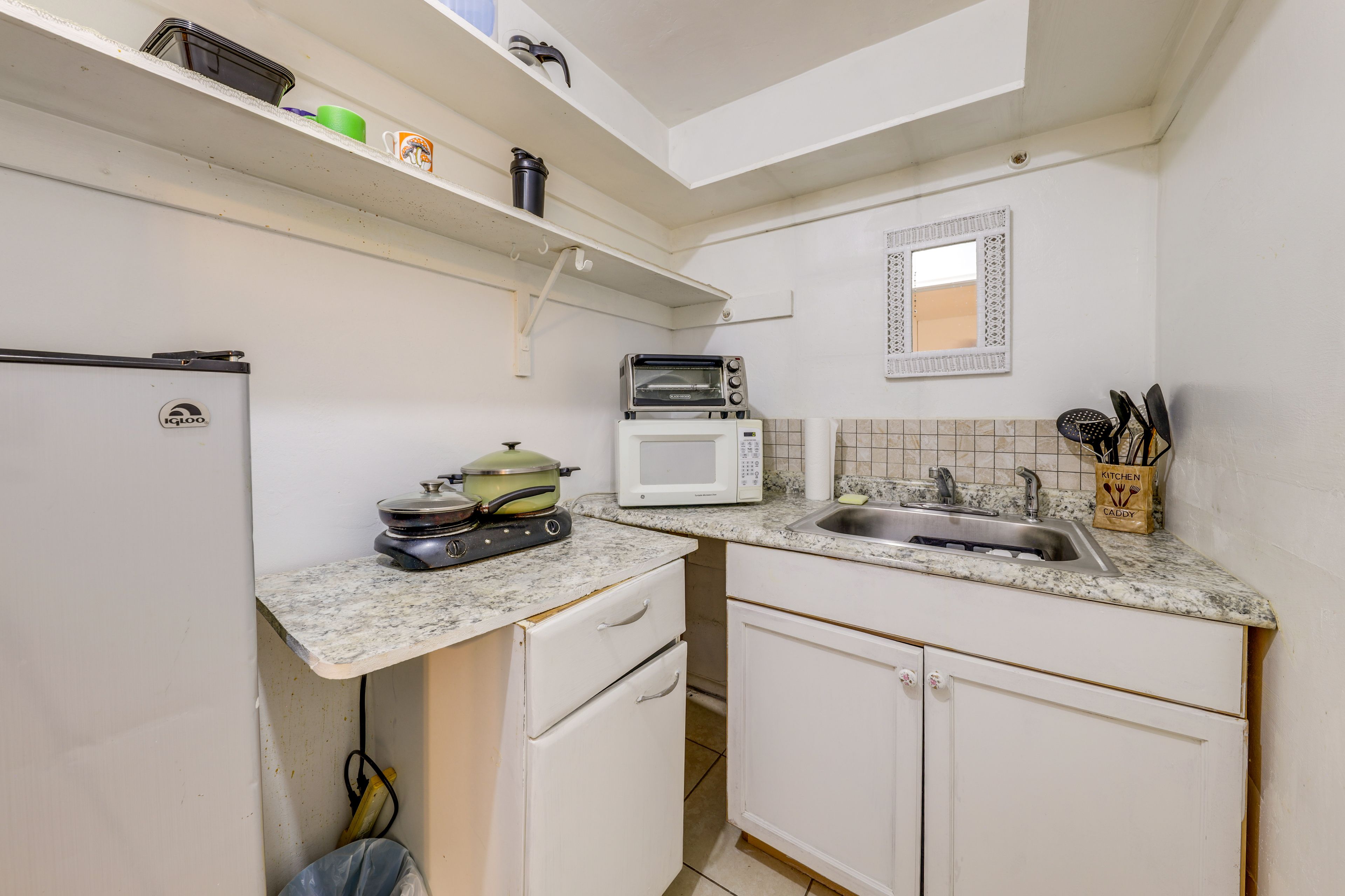 Kitchenette | Drip Coffee Maker