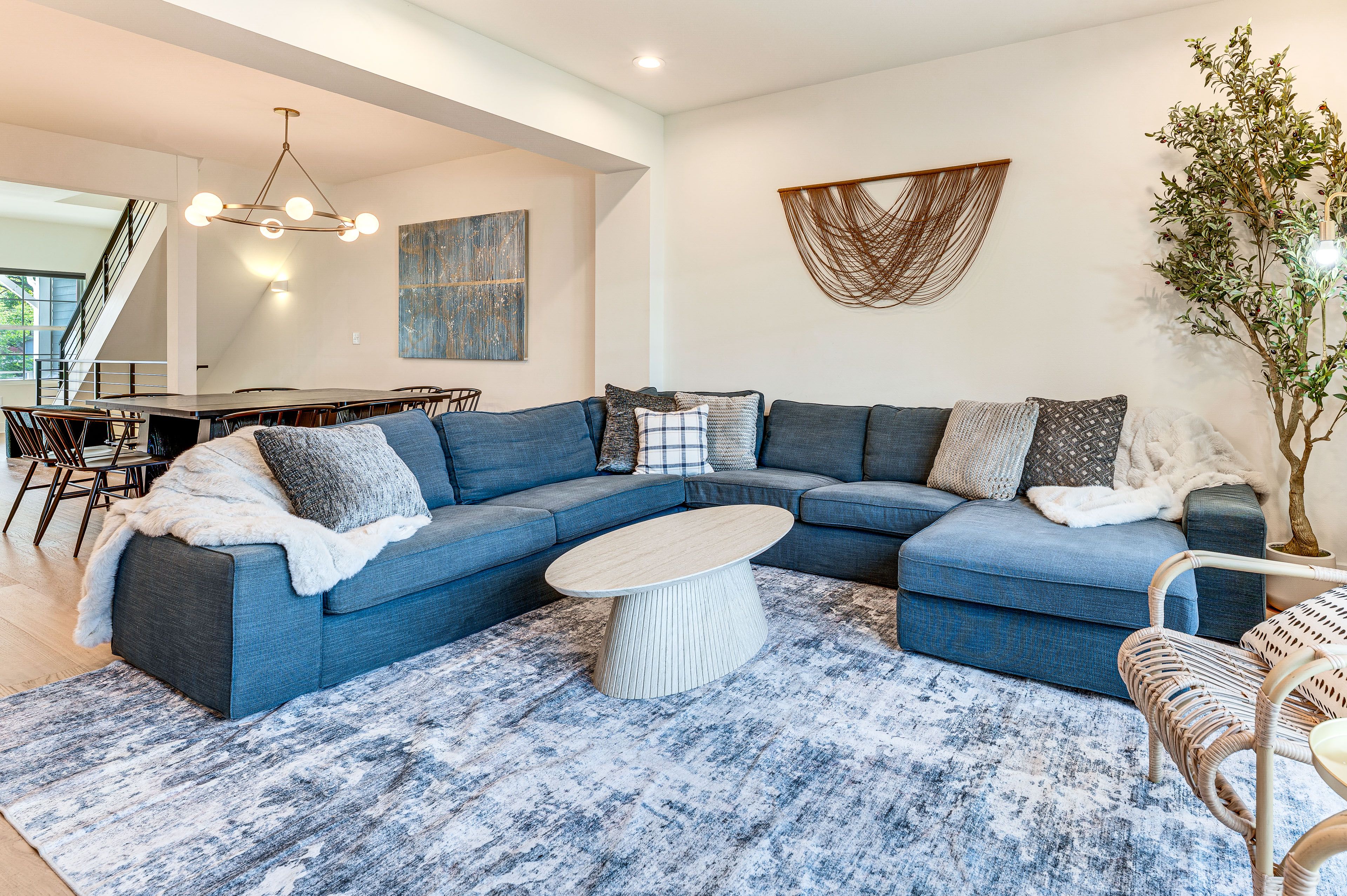 Living Room | 1st Floor | Smart TV | Free WiFi