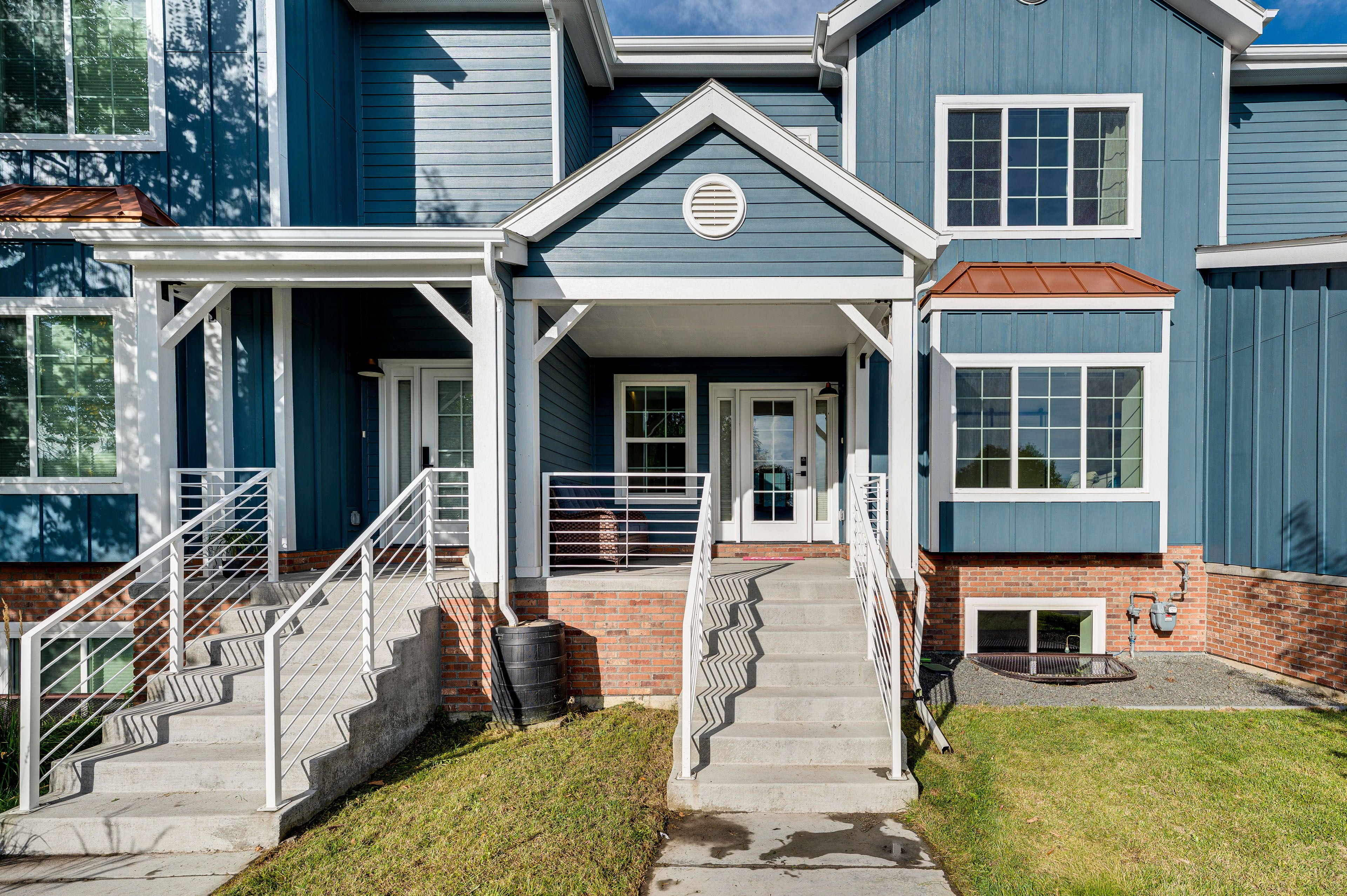 Parking | Garage (2 Vehicles)