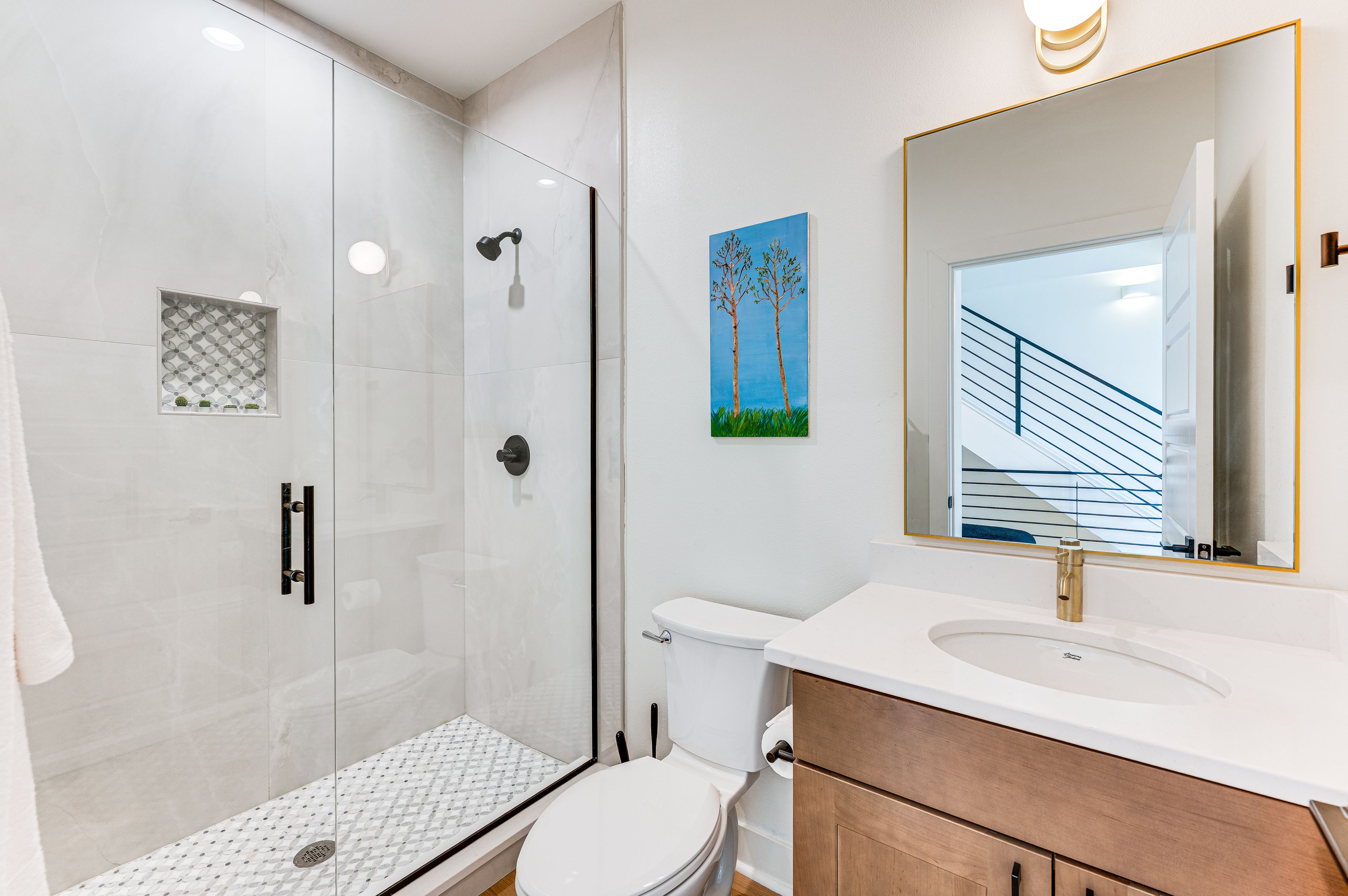 Full Bathroom | 1st Floor