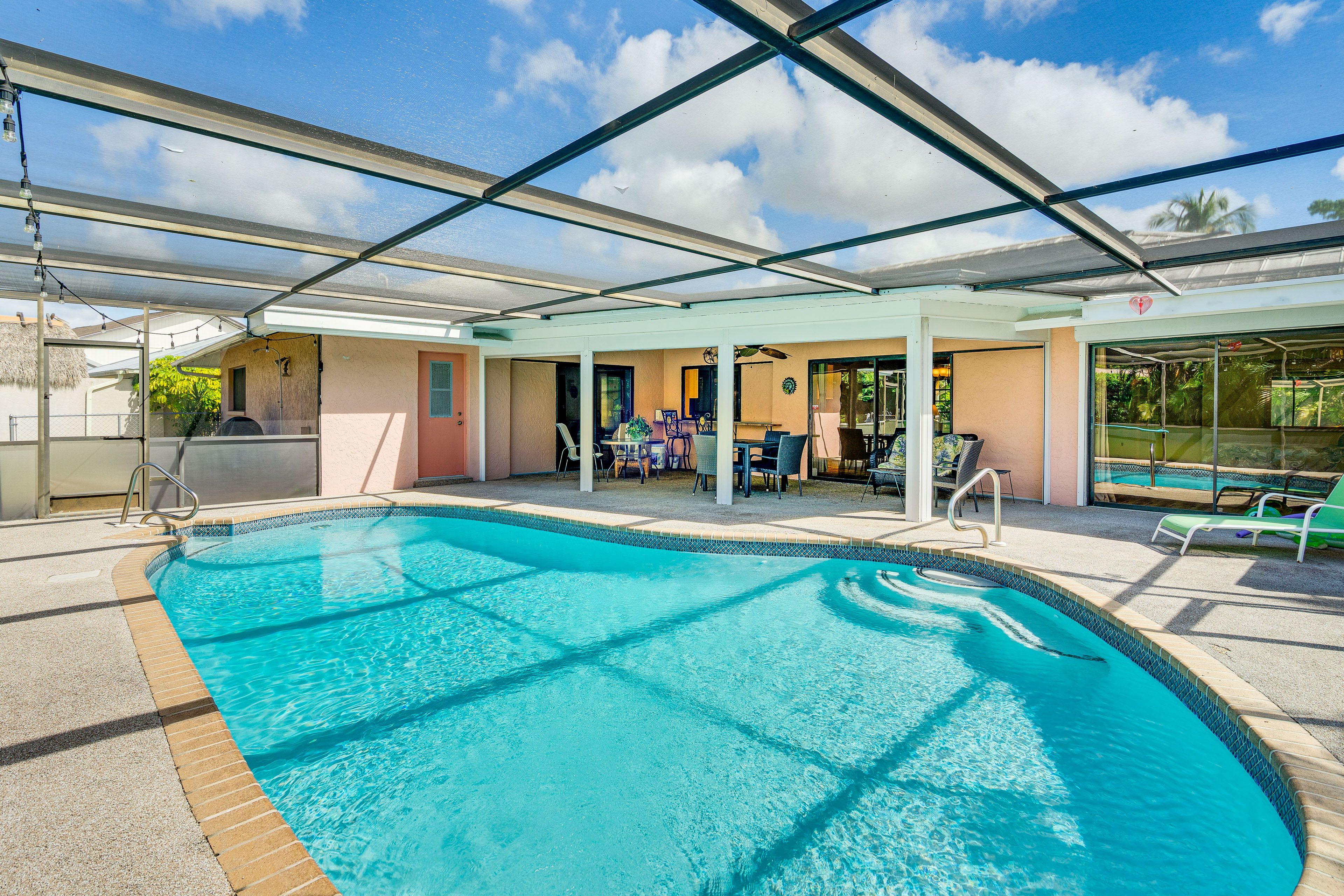 Fort Myers Vacation Rental | 3BR | 2BA | 1,880 Sq Ft | Small Threshold to Enter