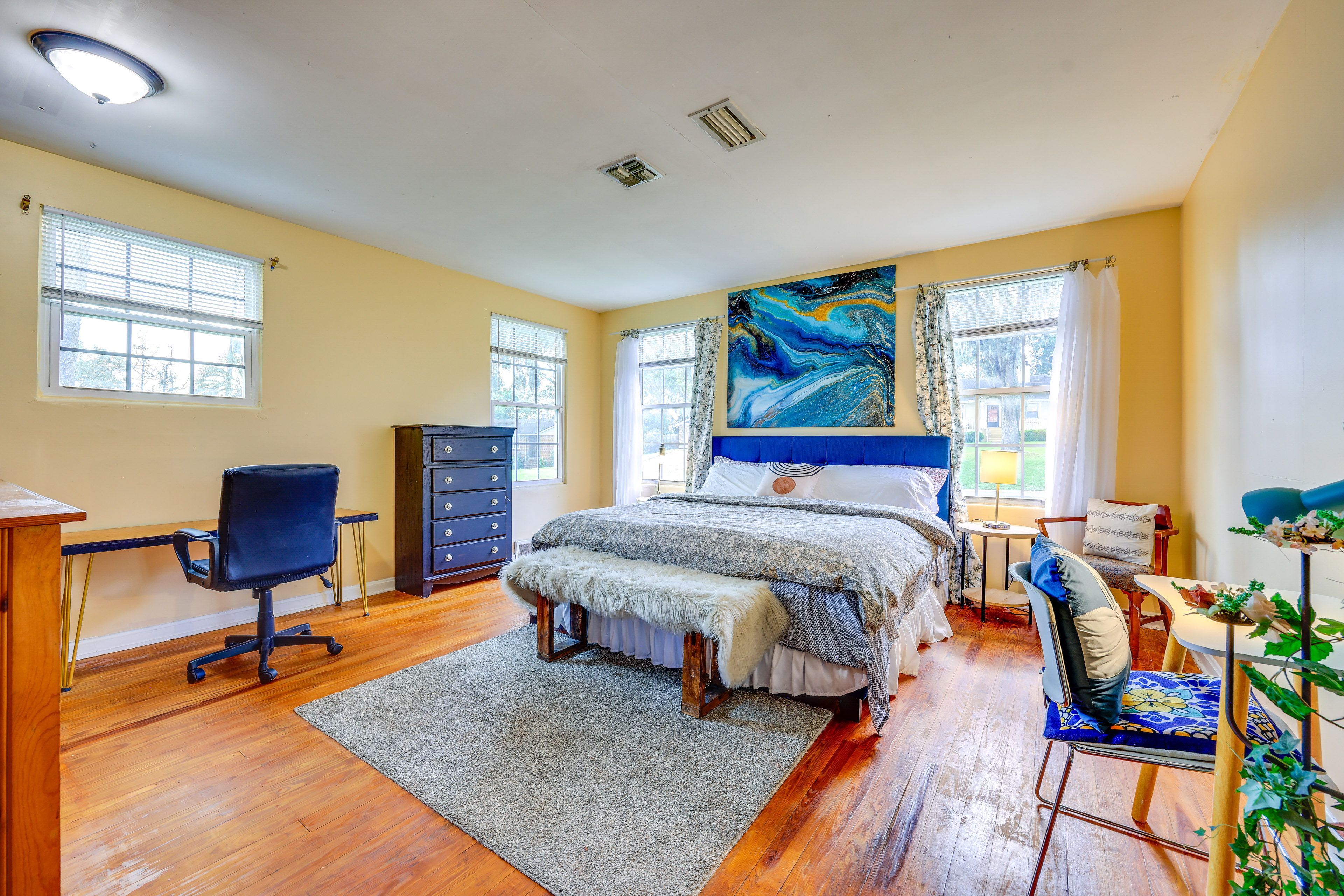 Bedroom 1 | King Bed | Linens