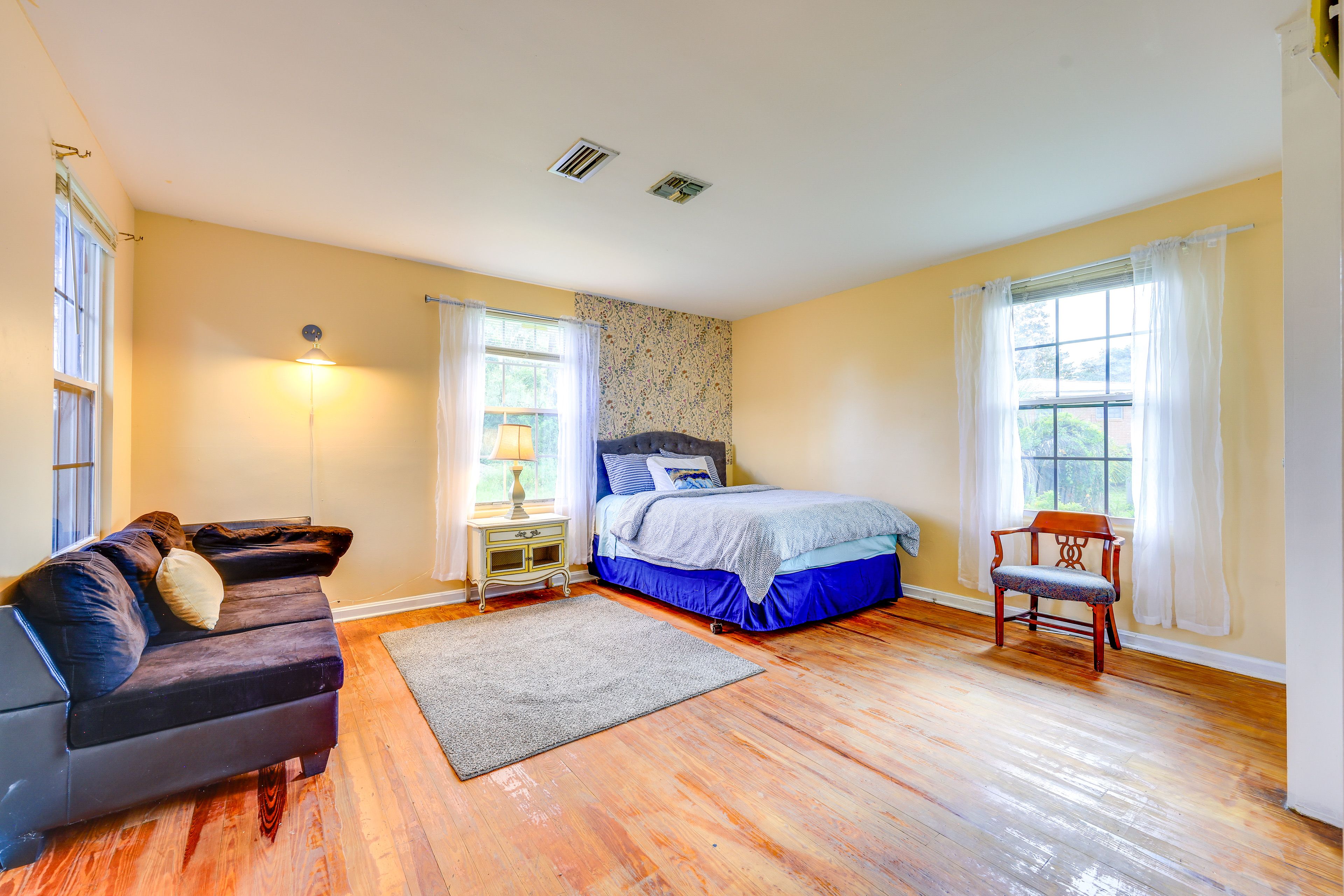 Bedroom 3 | Queen Bed