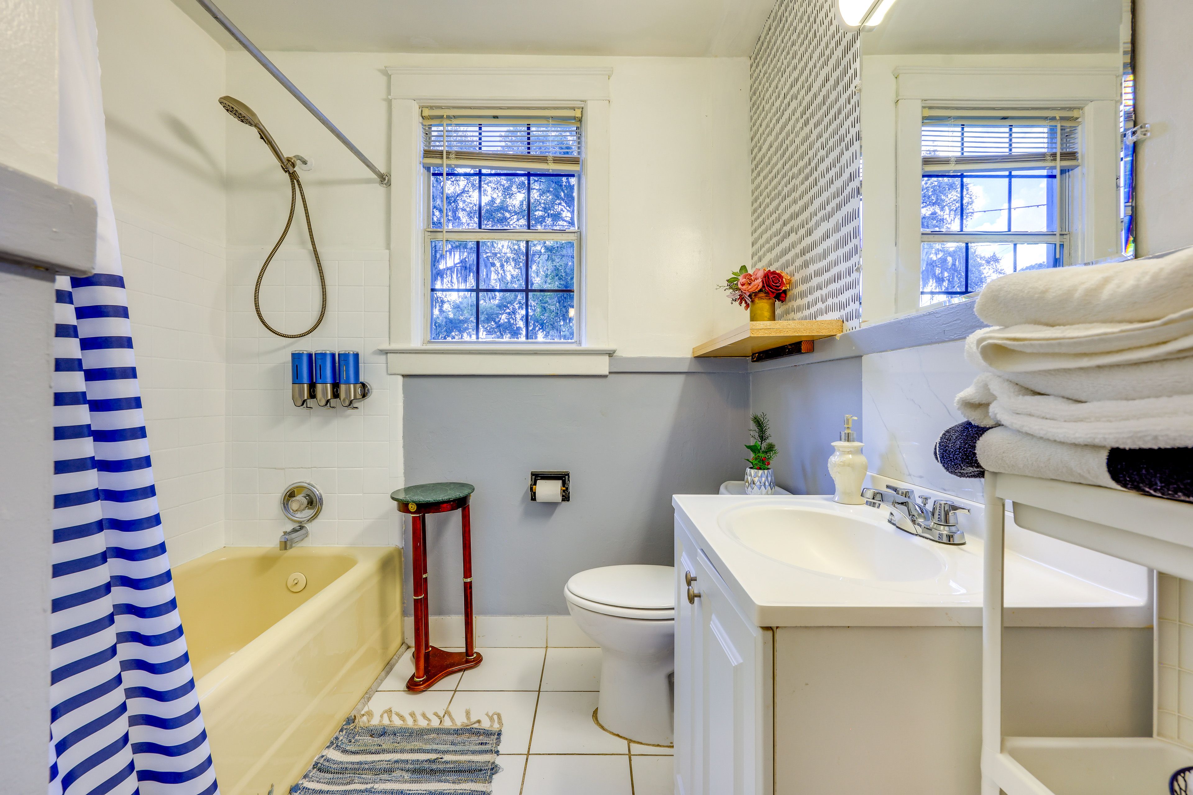Full Bath | Towels | Hair Dryer