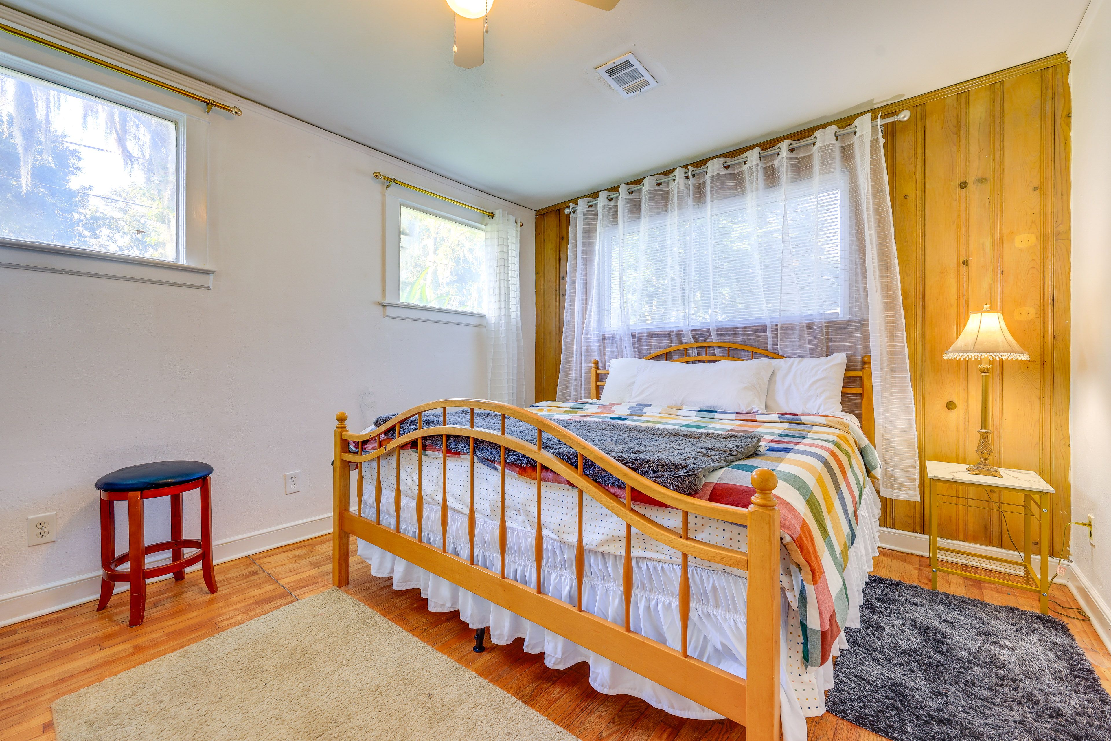 Bedroom 1 | King Bed | Linens