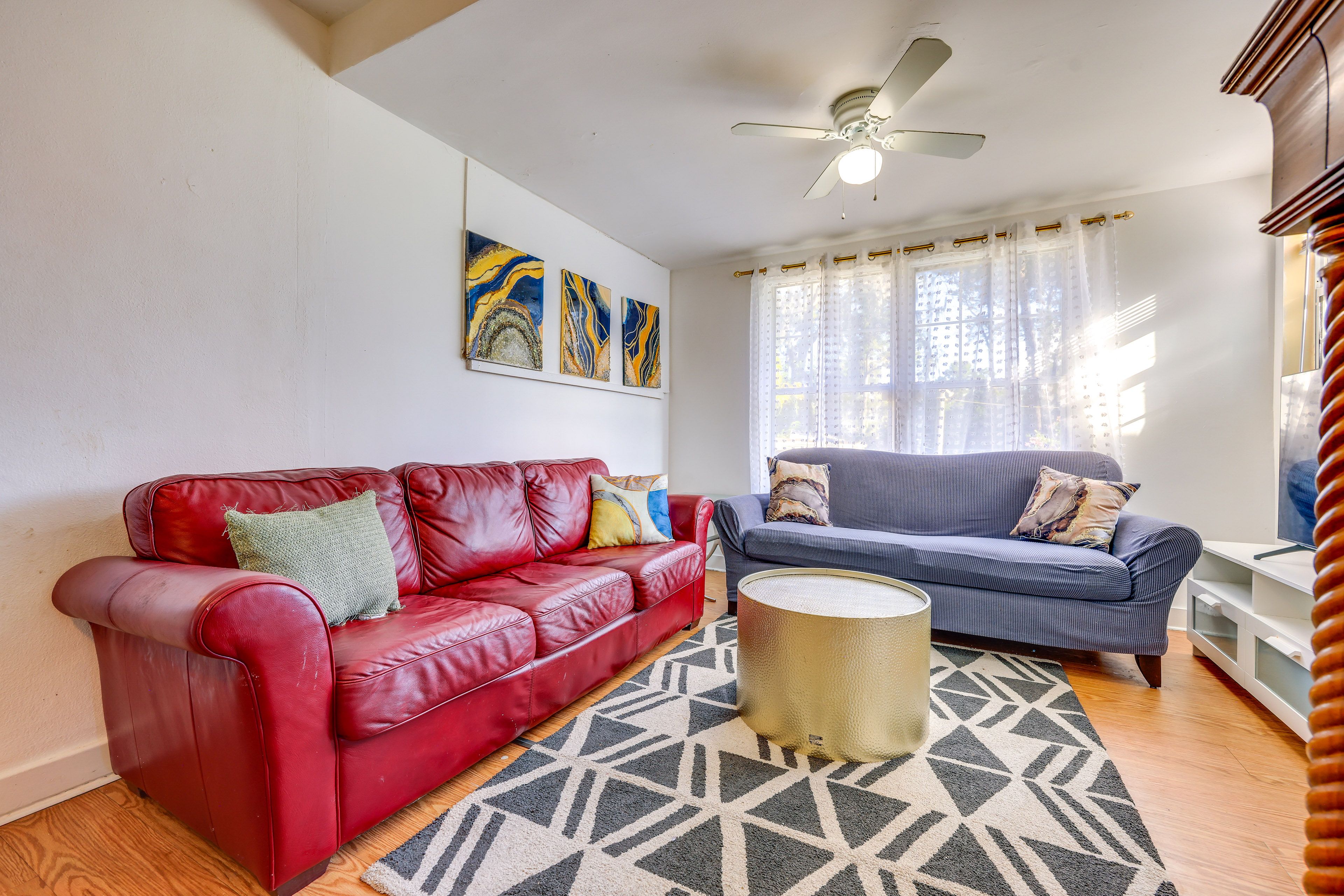 Living Room | Smart TV | Free WiFi