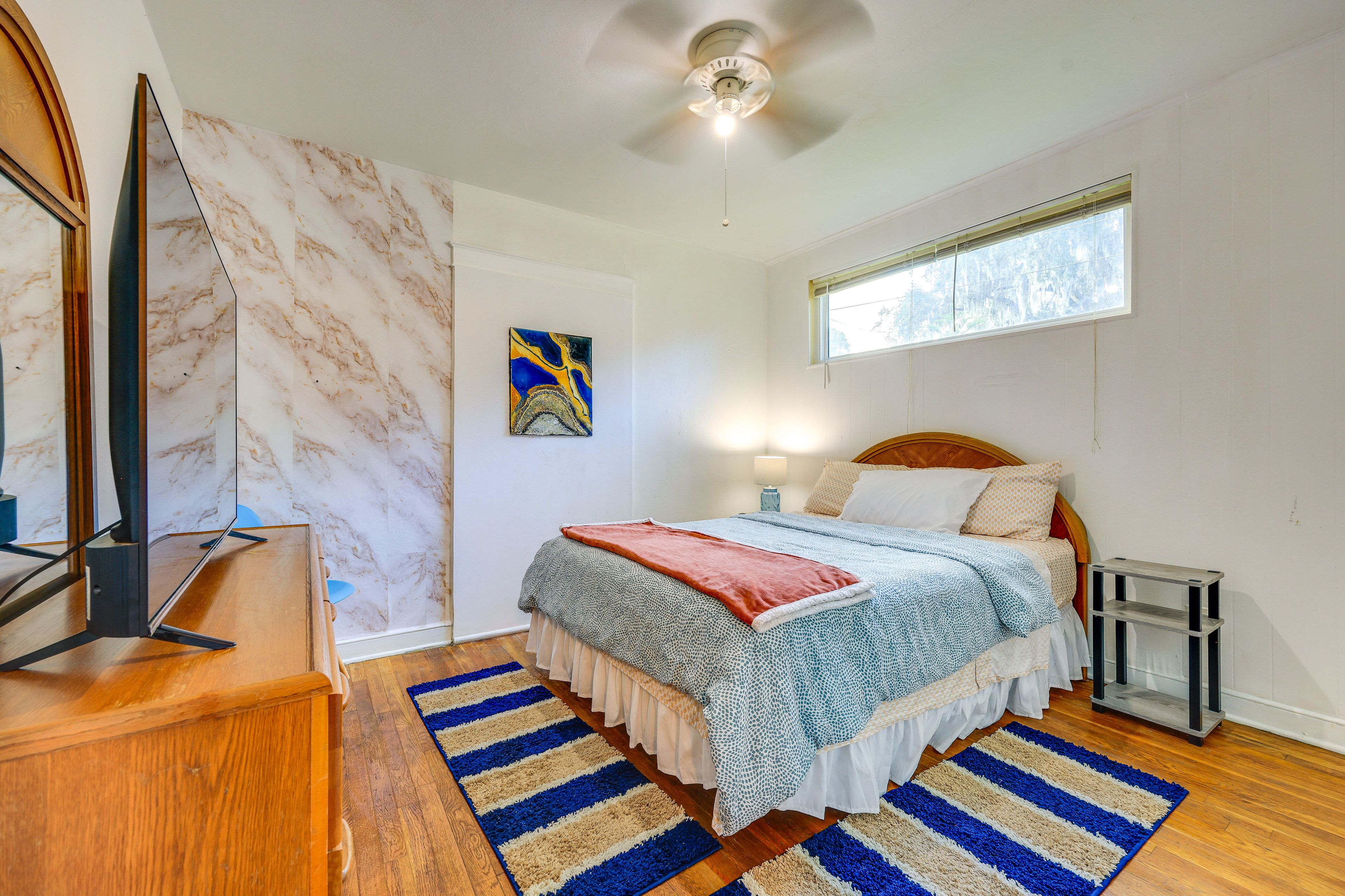 Bedroom 2 | Queen Bed