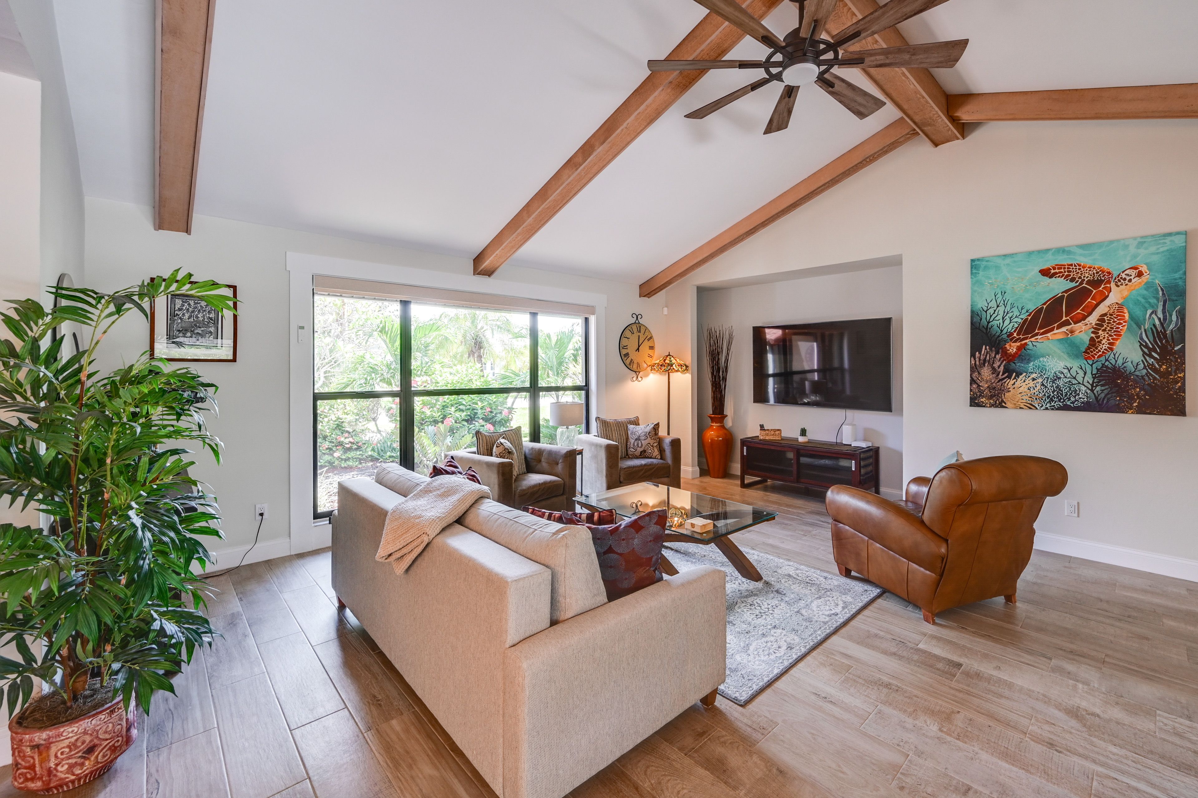 Living Room | Smart TV