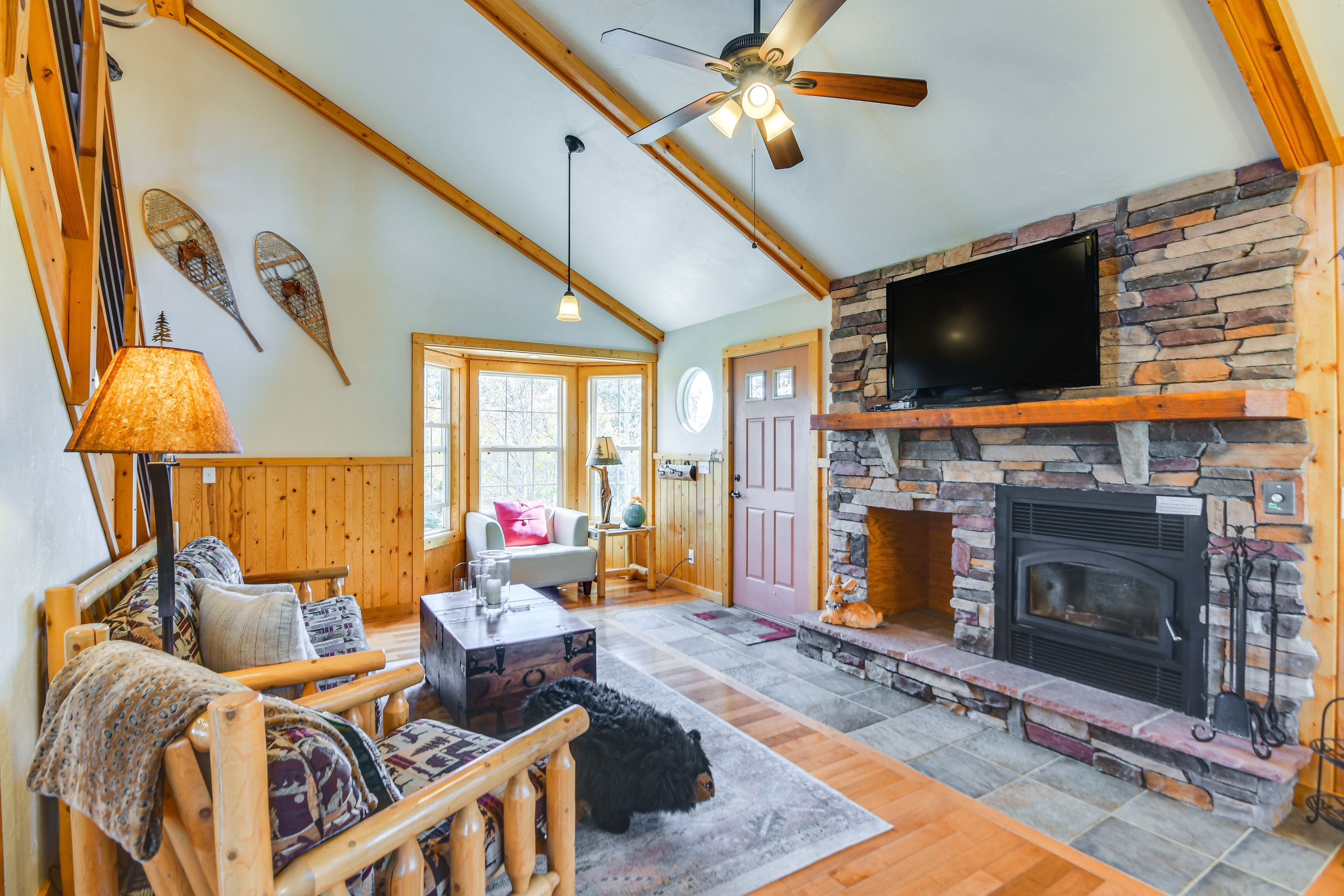 Living Room | Fireplace | Flat-Screen TV | DVD Player