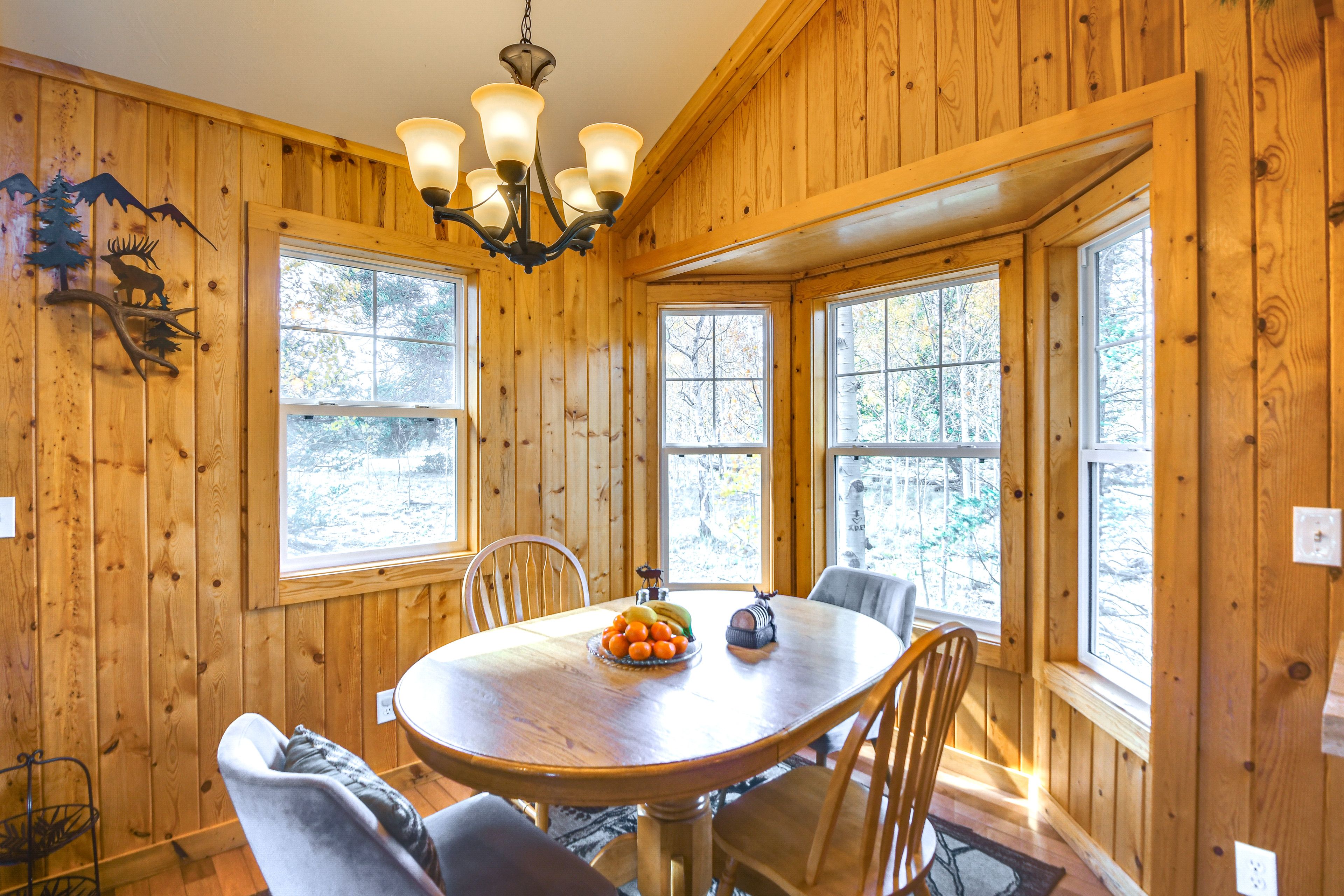 Dining Area | Dishware/Flatware Provided | Main Level