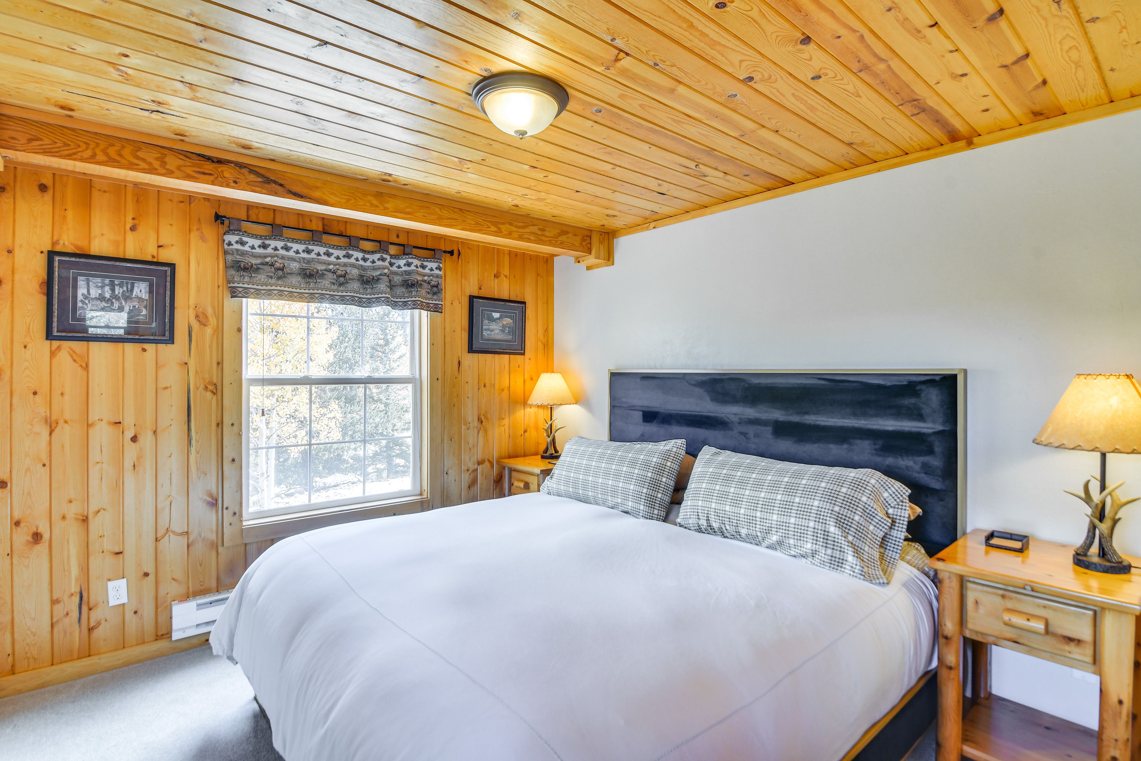 Bedroom 1 | King Bed | Main Level