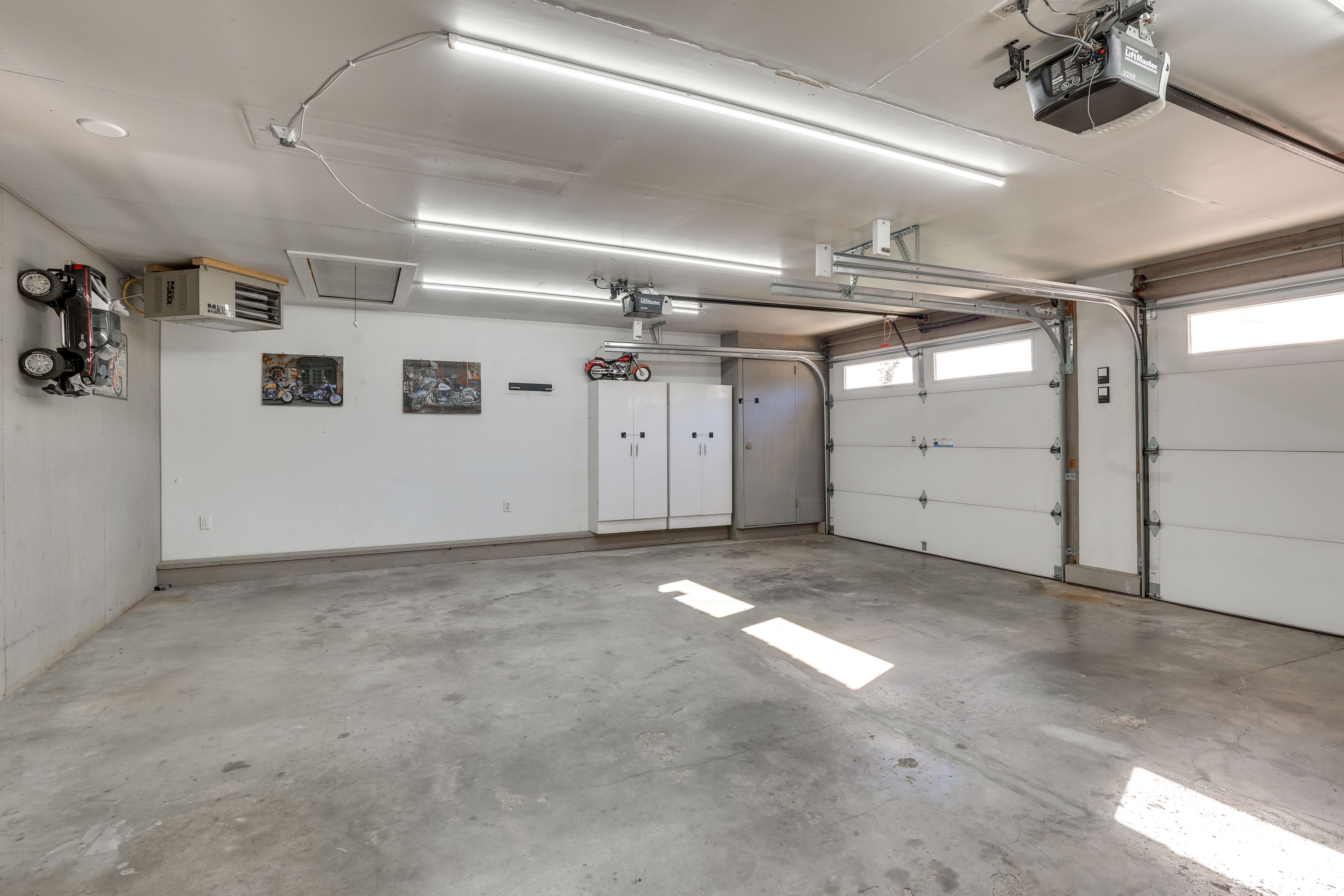 Parking | Garage (2 Vehicles)