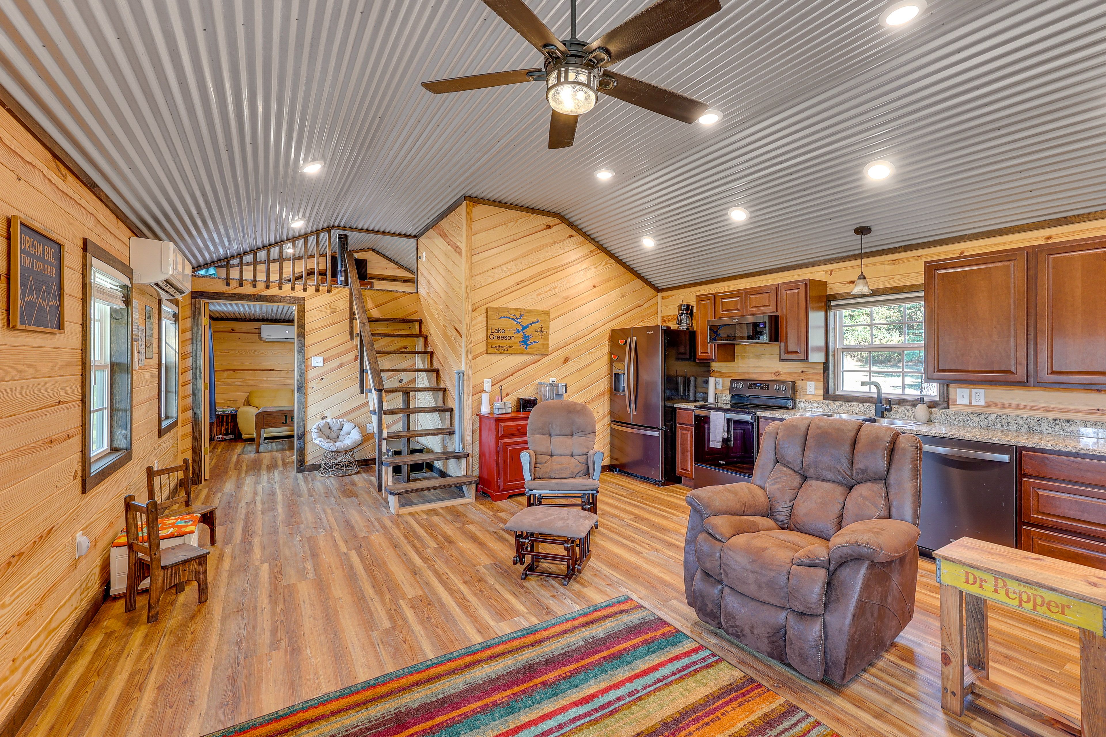 Kirby Vacation Rental | 2BR | 2BA | 2 Steps to Enter | 1,080 Sq Ft